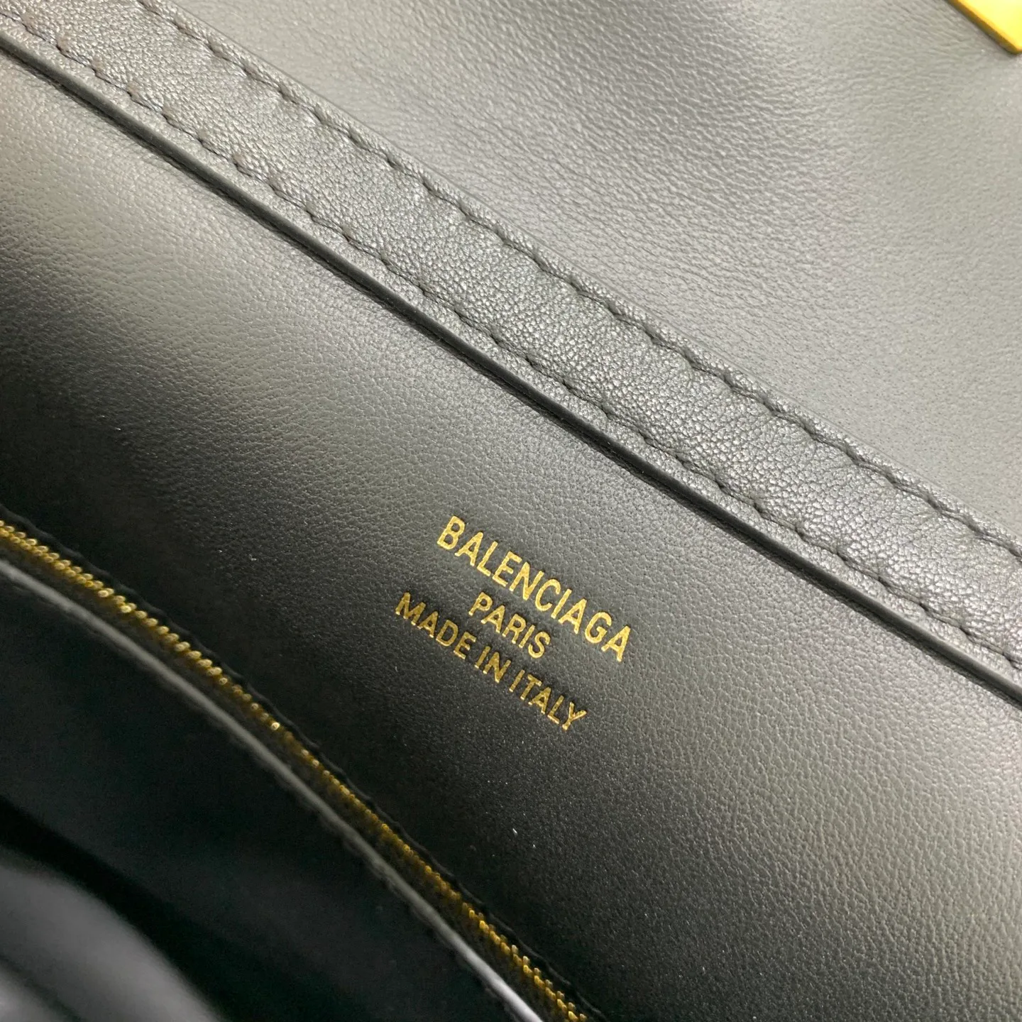 Классические Сумки Женские Balenciaga 1602001