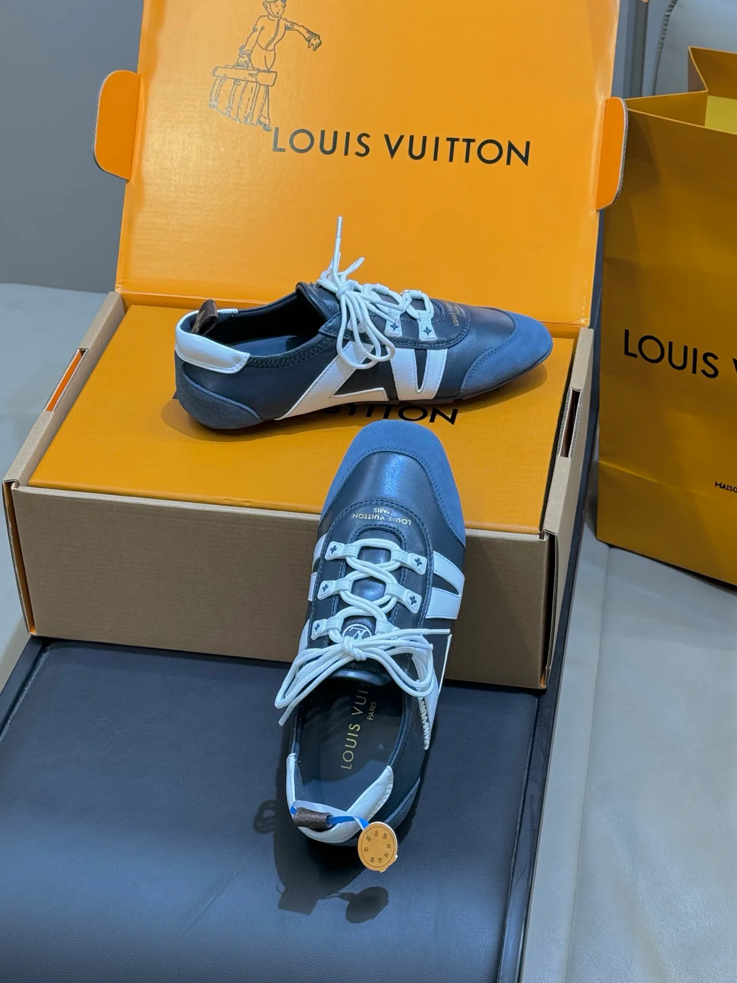 Кроссовки Женские Louis Vuitton 1280028