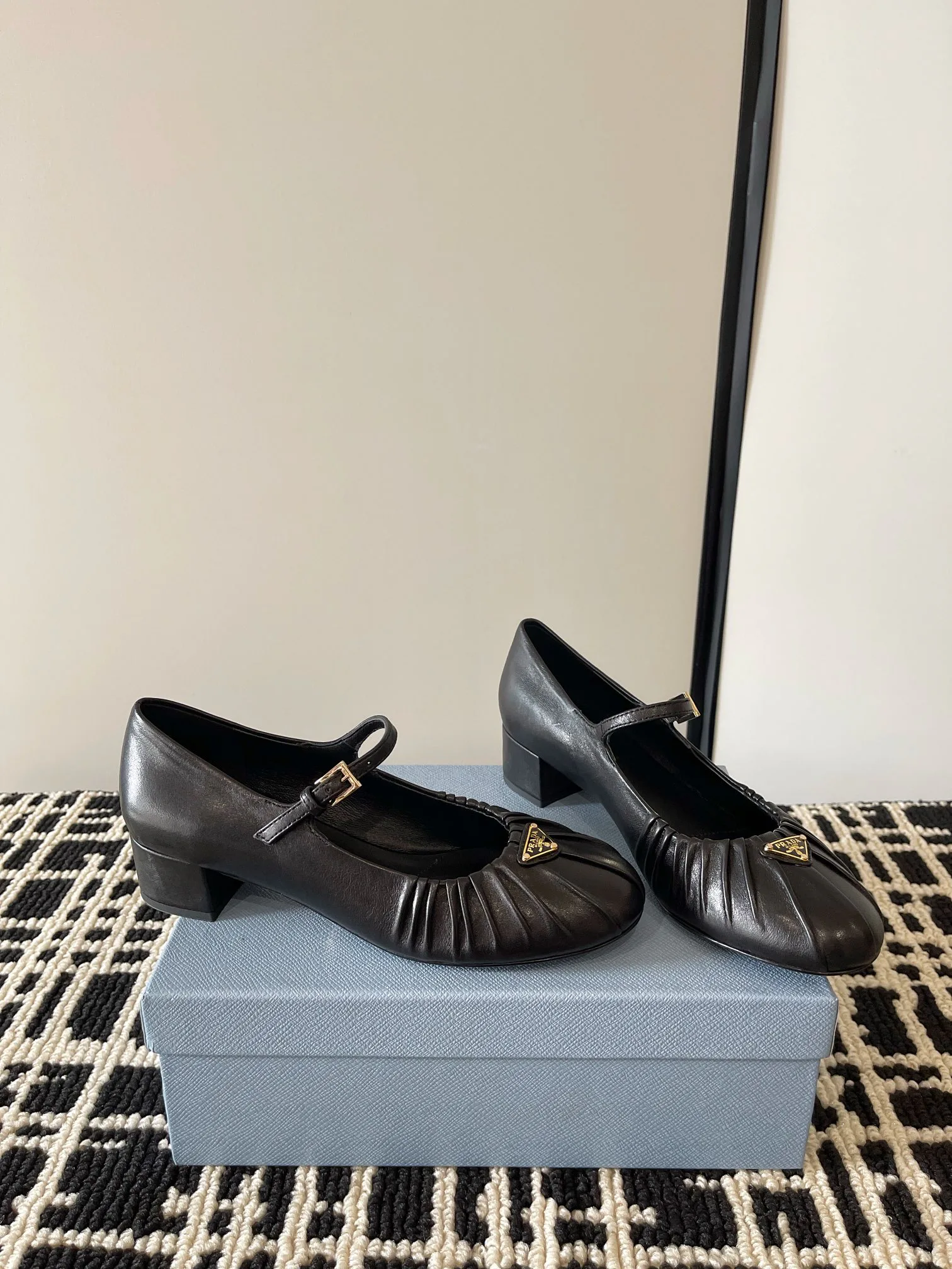 Босоножки Женские Prada 11407427