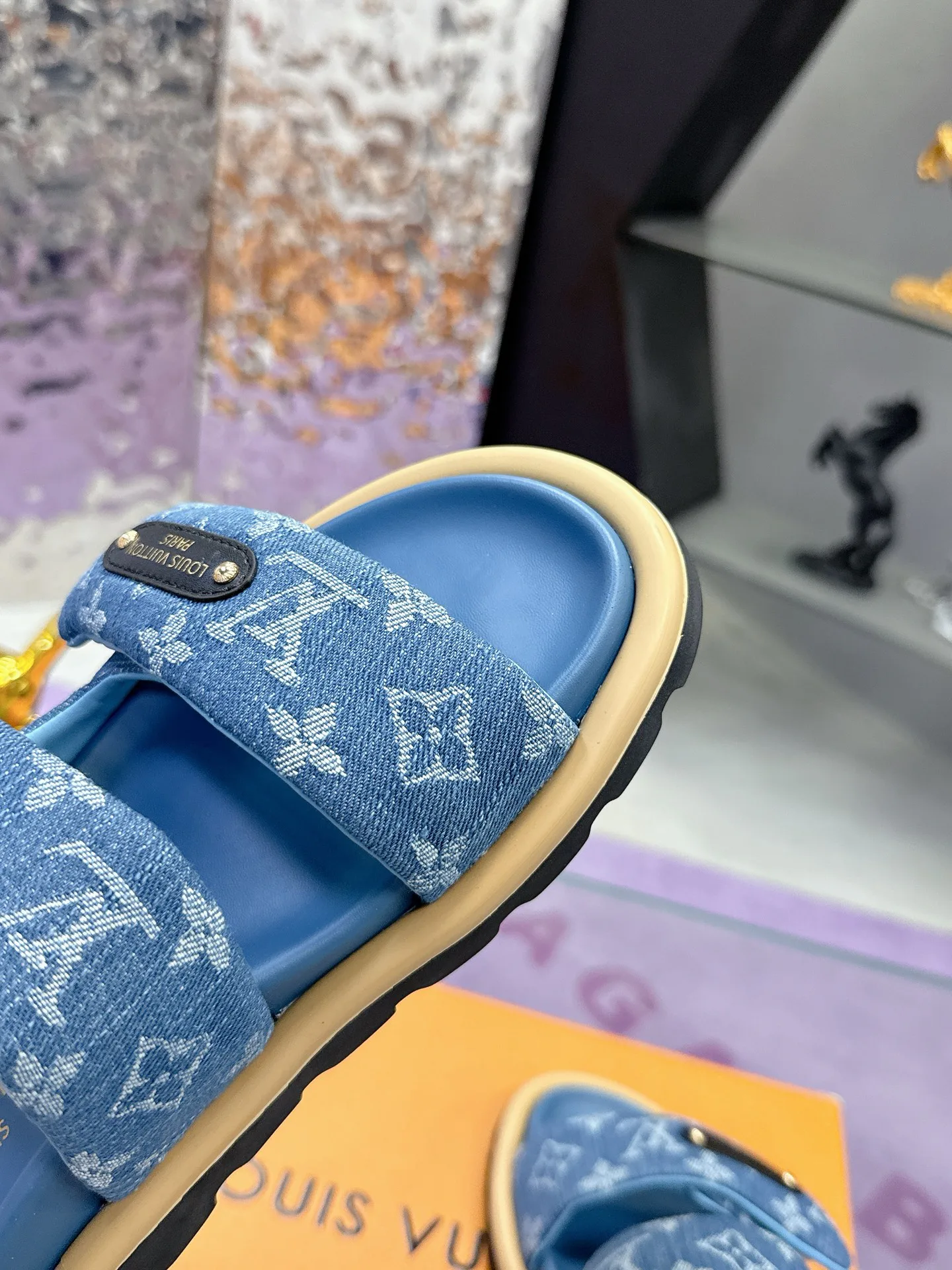 Шлепанцы Женские Louis Vuitton 17530457