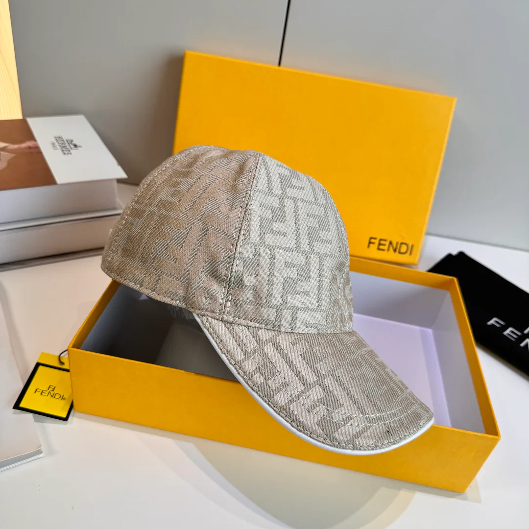 Головные Уборы Fendi 18347031