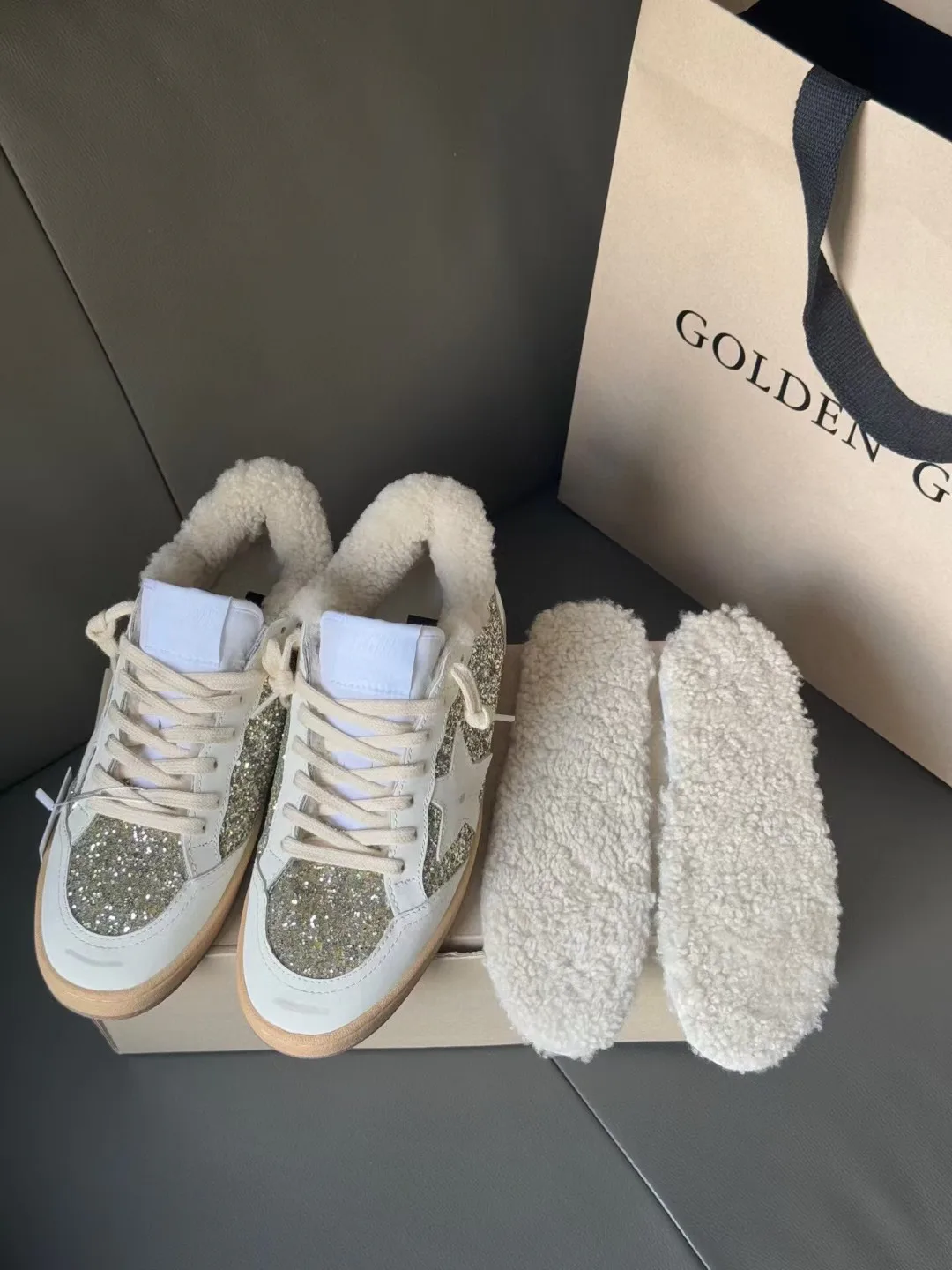 Кроссовки Женские Golden Goose 19671157