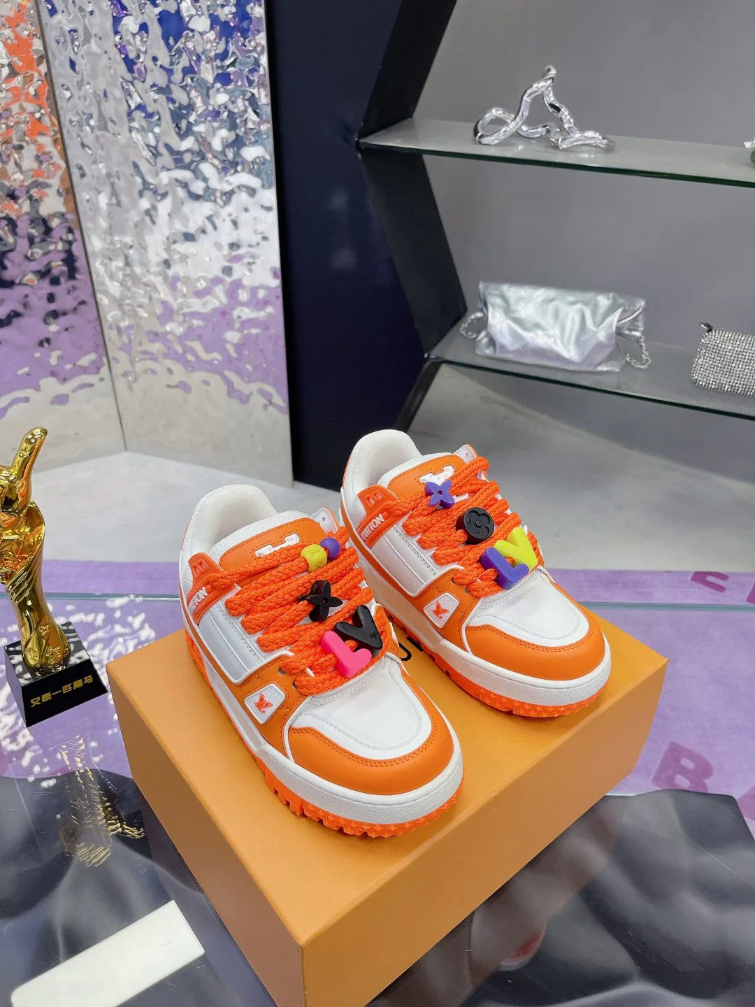 Кроссовки Женские Louis Vuitton 13074049