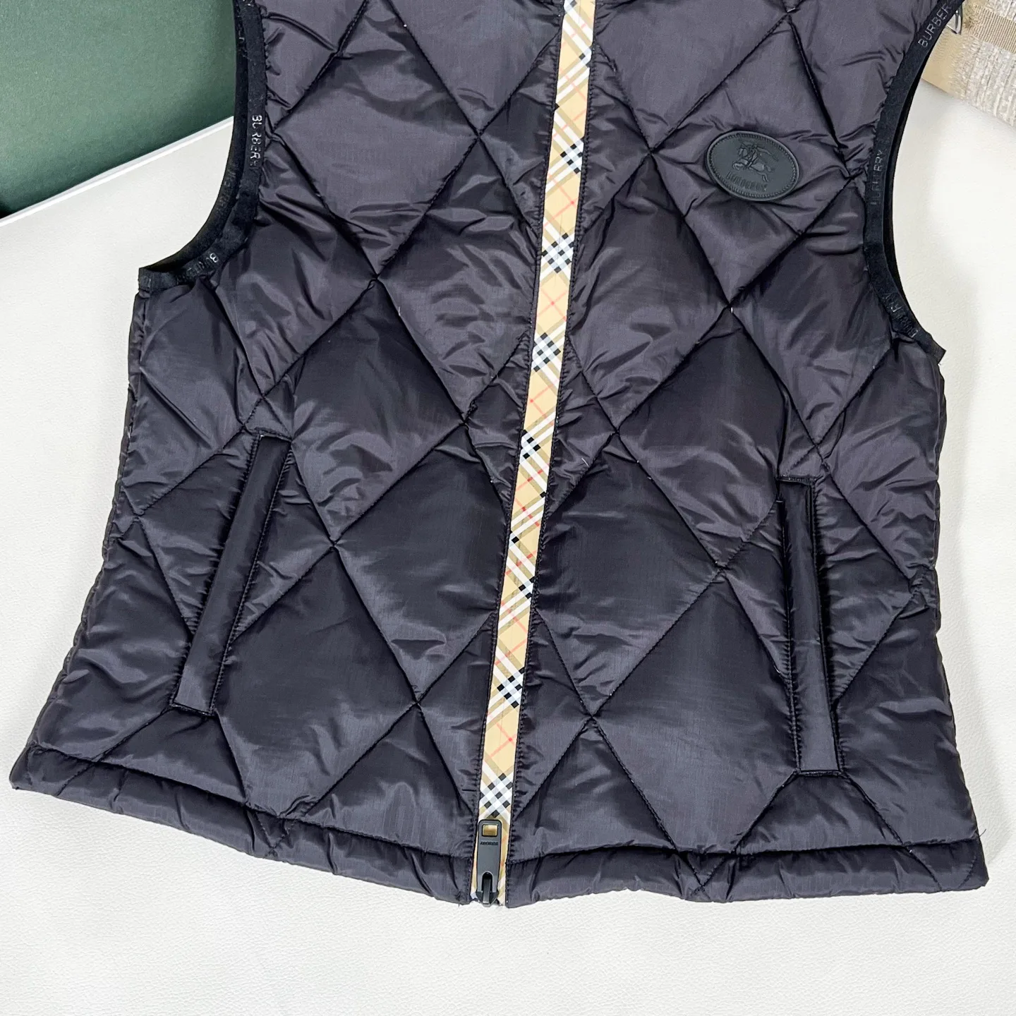 Жилеты Женские Burberry 18728600
