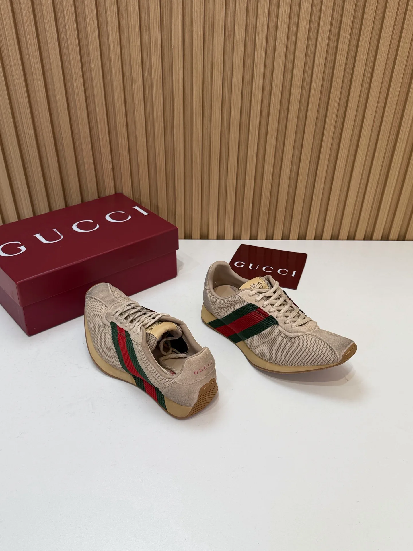 Кроссовки Женские Gucci 19766245