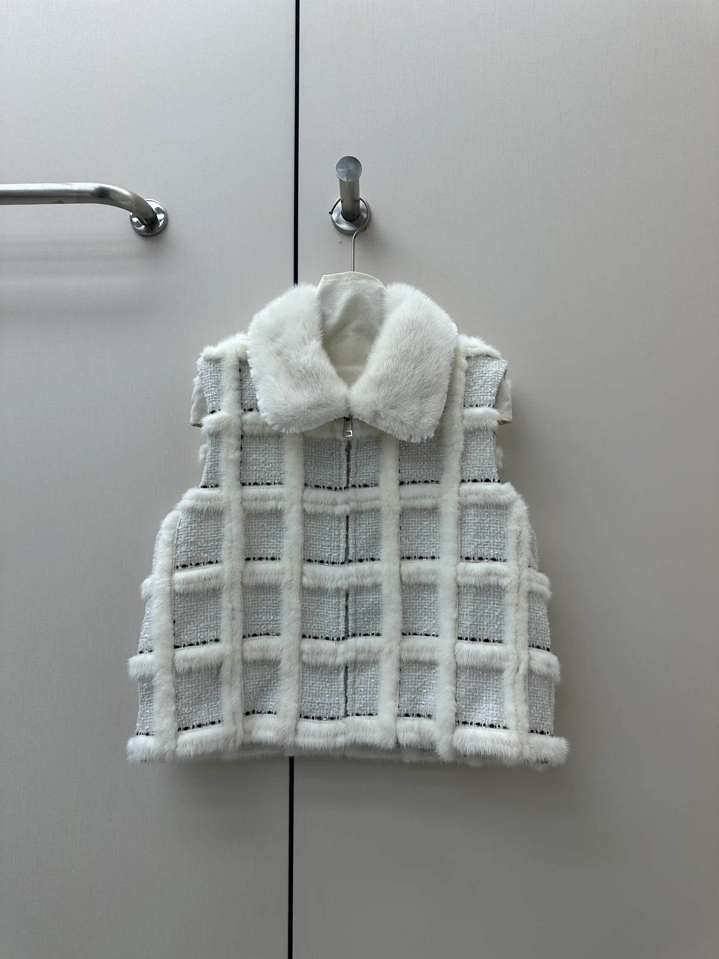 Жилеты Женские Chanel 19617052