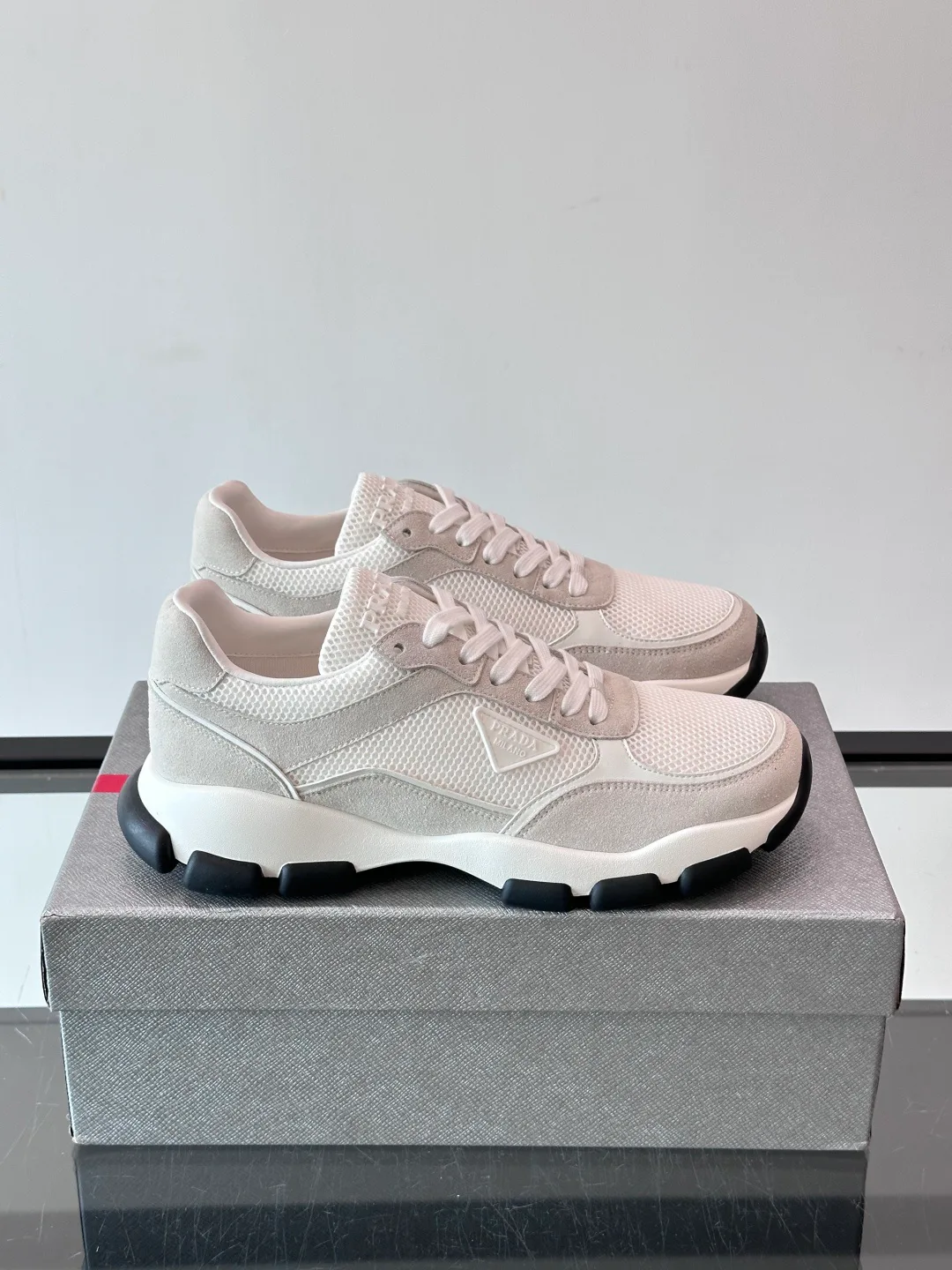 Кроссовки Женские Prada 18449472
