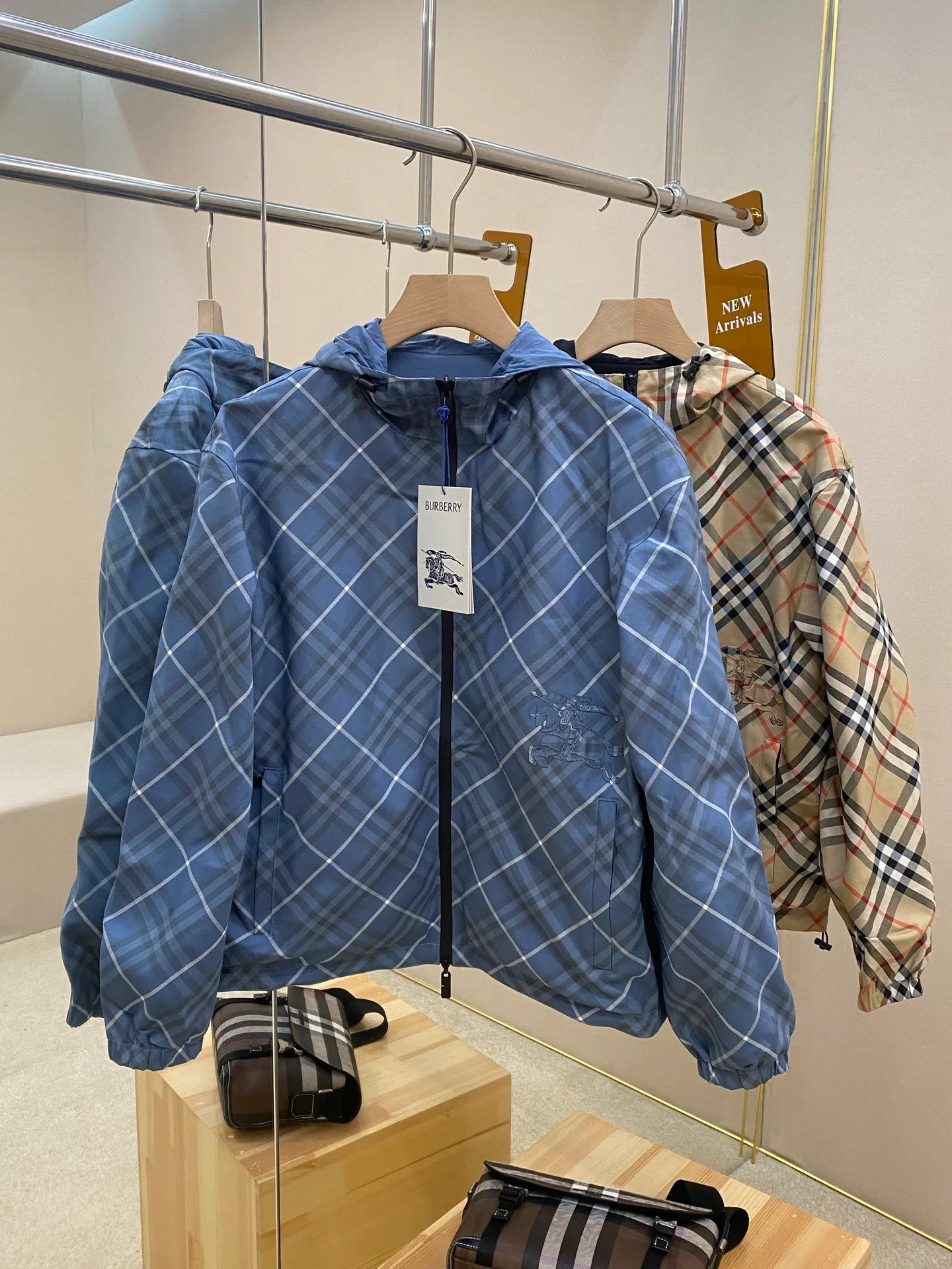Куртки И Пуховики Женские Burberry 11463857