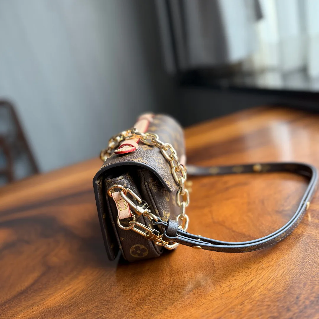 Сумки На Ремне Женские Louis Vuitton 724014