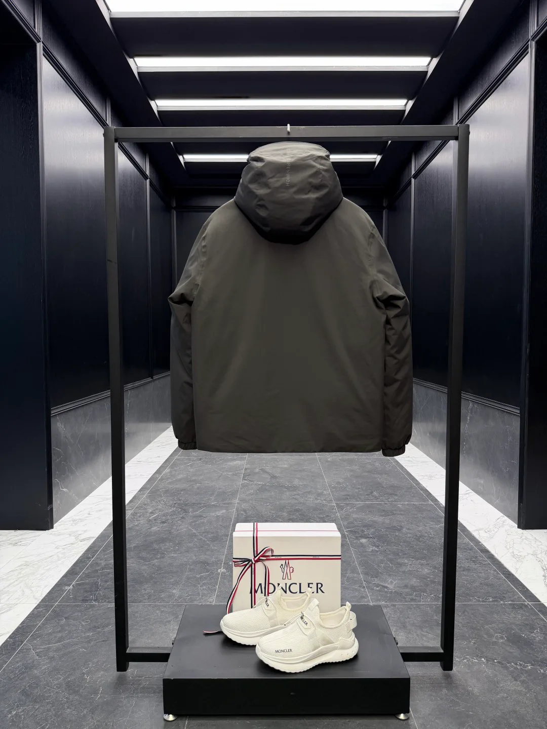 Куртки И Пуховики Мужские Moncler 988728