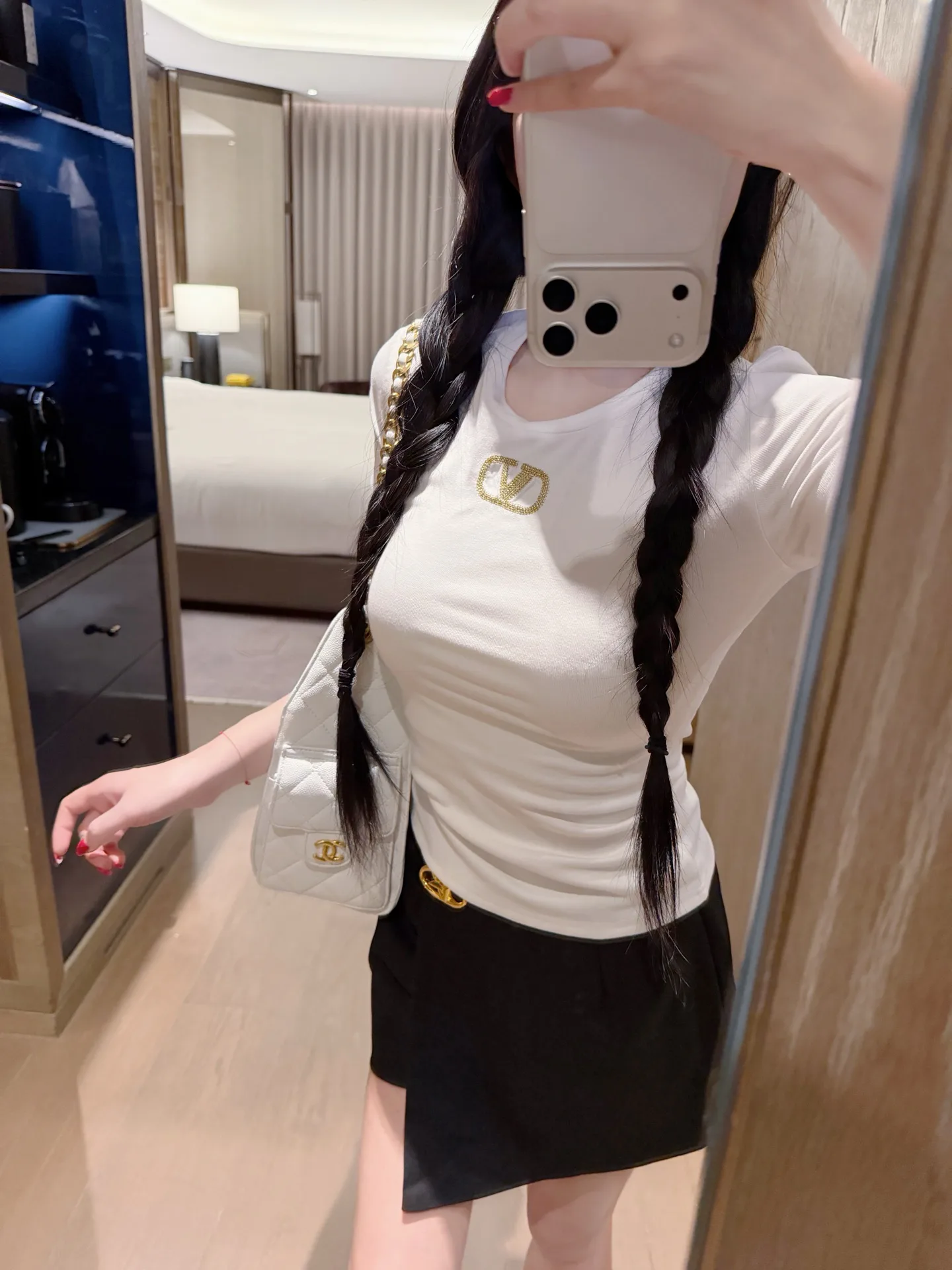 Шорты Женские Valentino 10529053