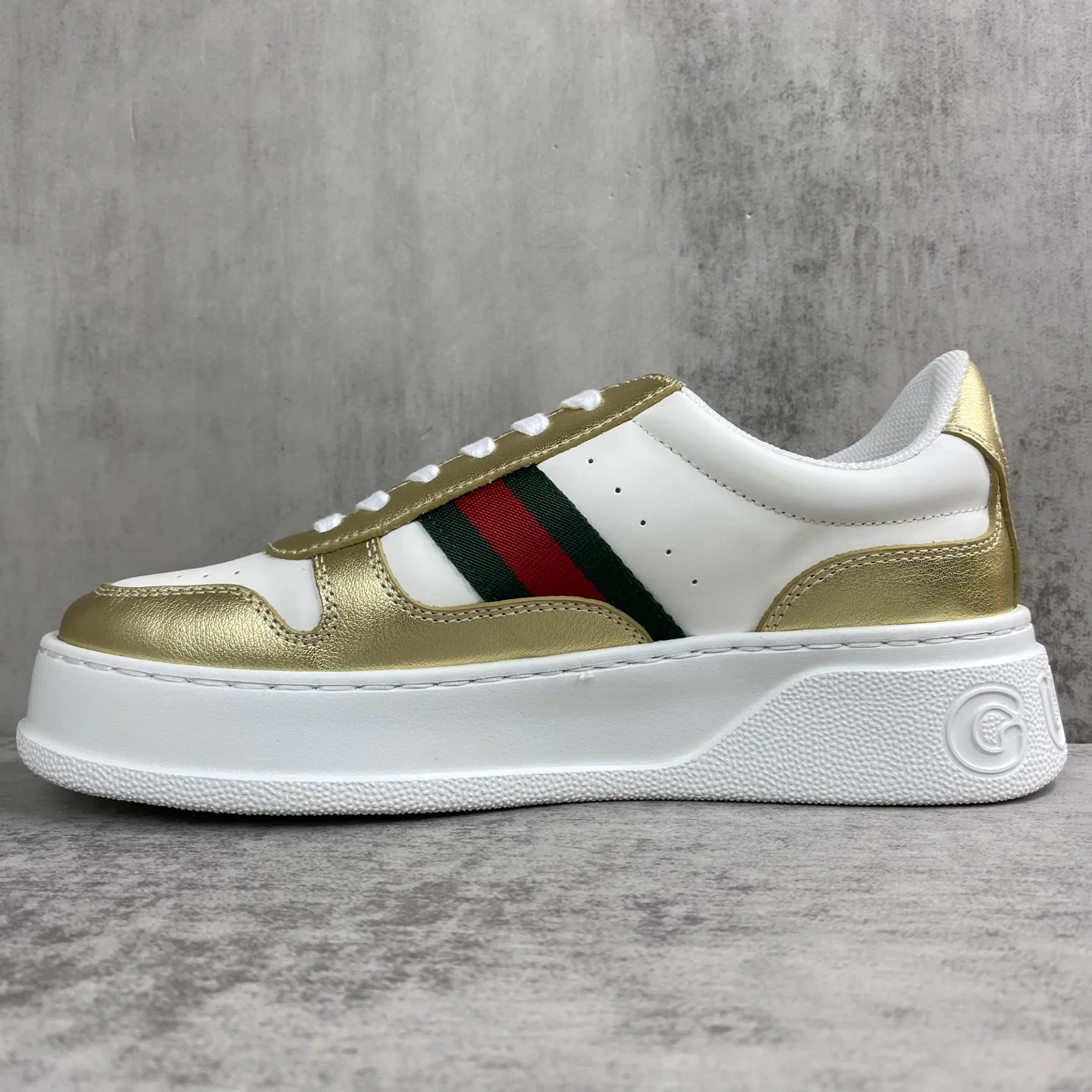 Кроссовки Женские Gucci 599455