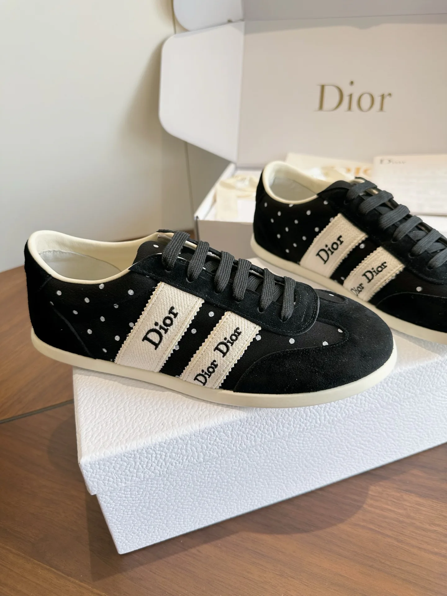 Кроссовки Женские Christian Dior 18443954