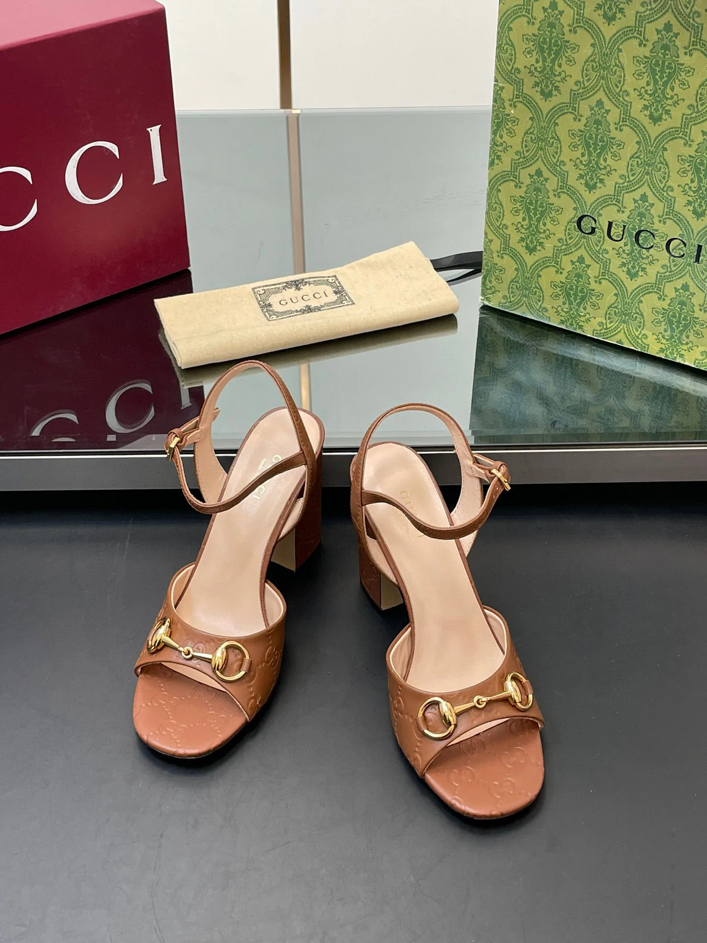 Босоножки Женские Gucci 17614708