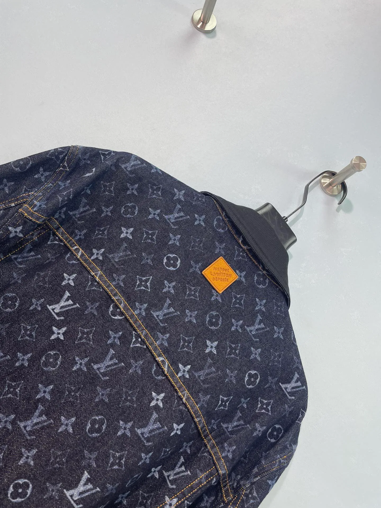 Куртки И Пуховики Женские Louis Vuitton 18151417