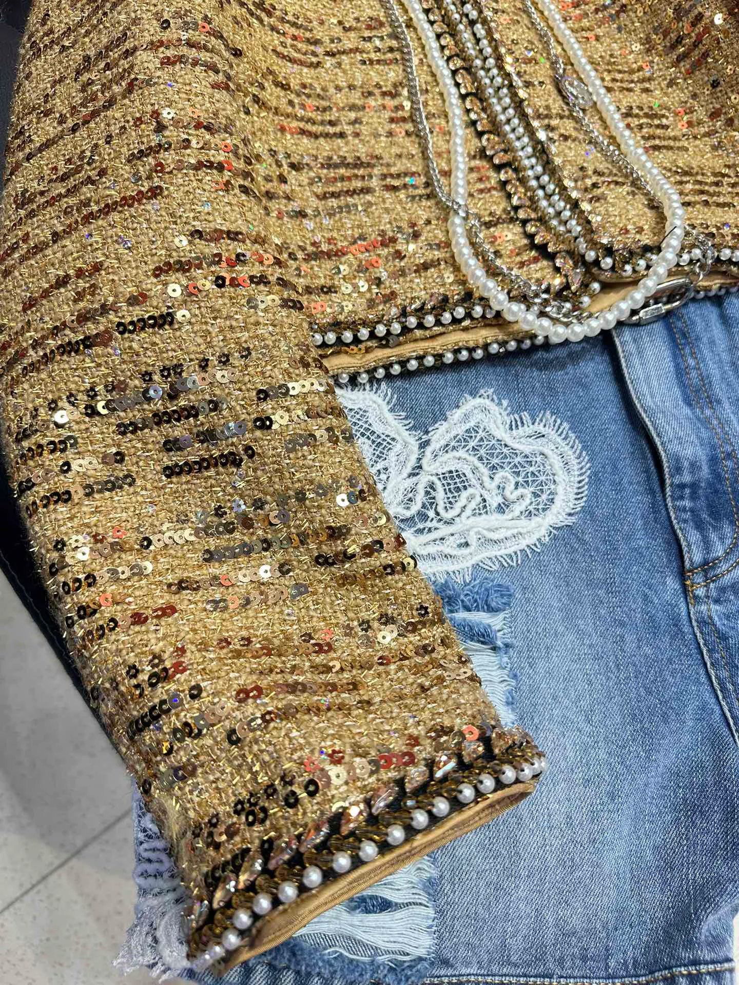 Куртки И Пуховики Женские Chanel 15897