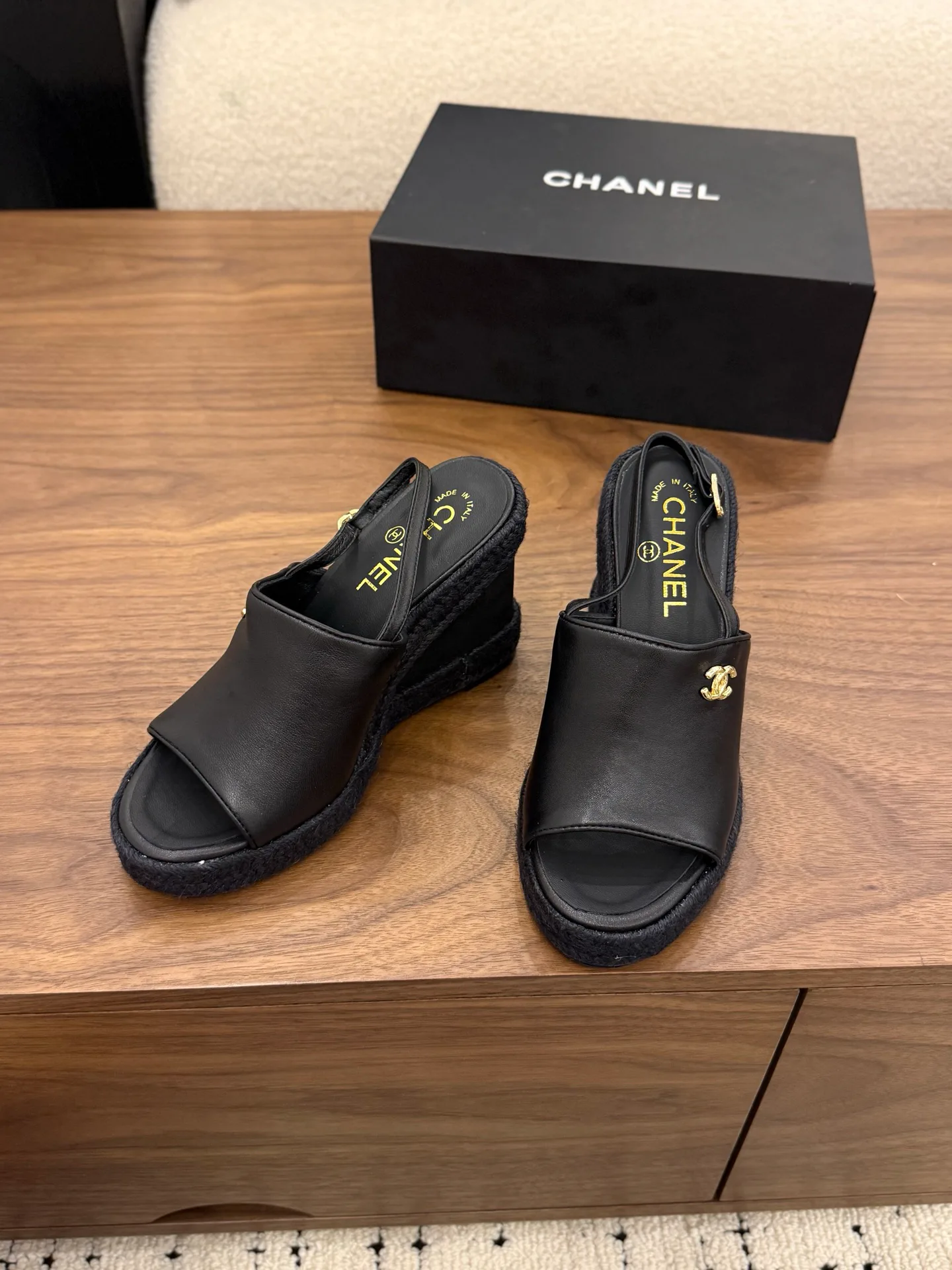 Сандалии Женские Chanel 13444918