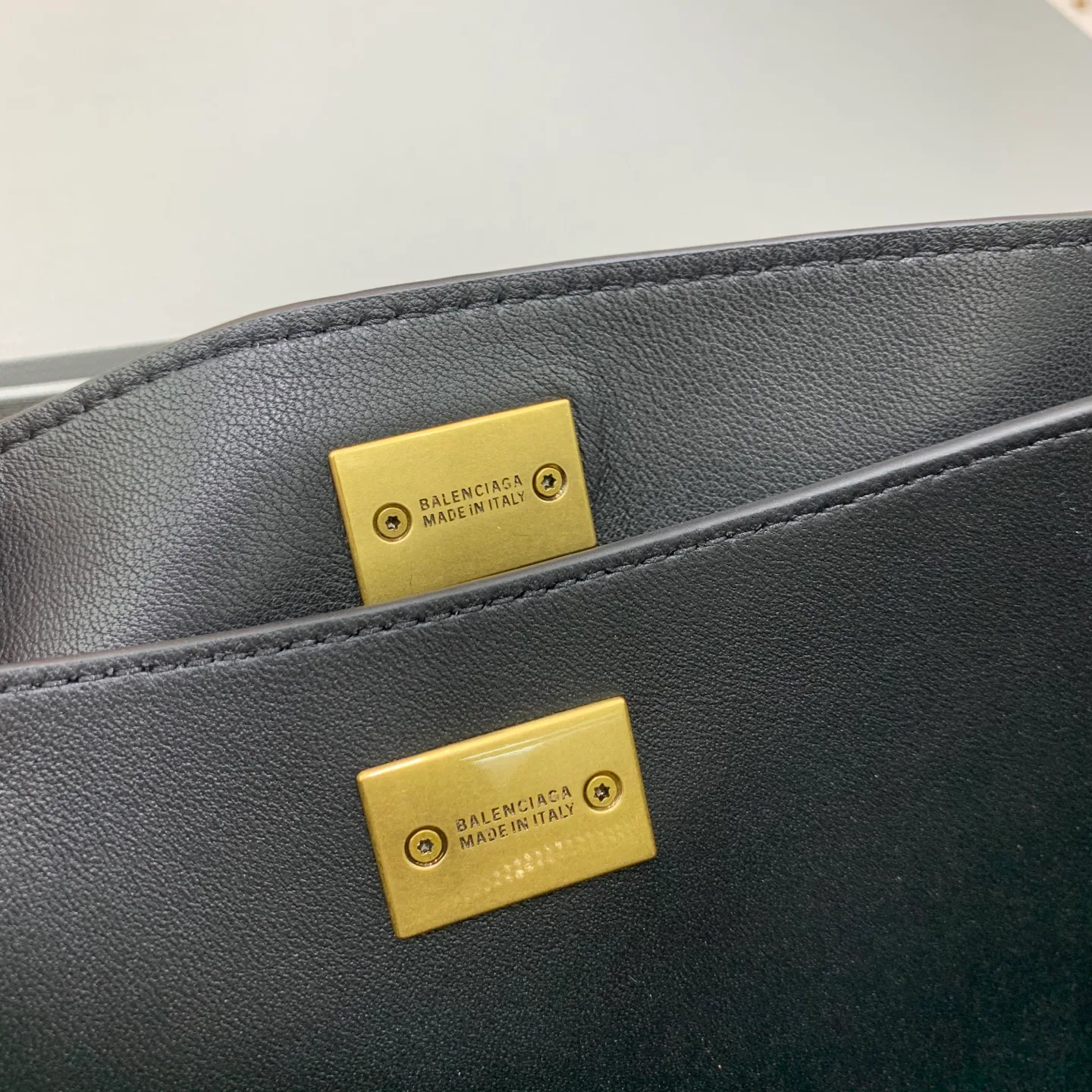 Классические Сумки Женские Balenciaga 1602001