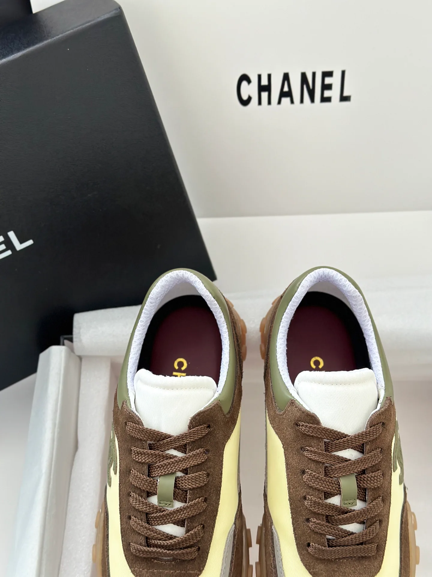 Кроссовки Женские Chanel 18765003