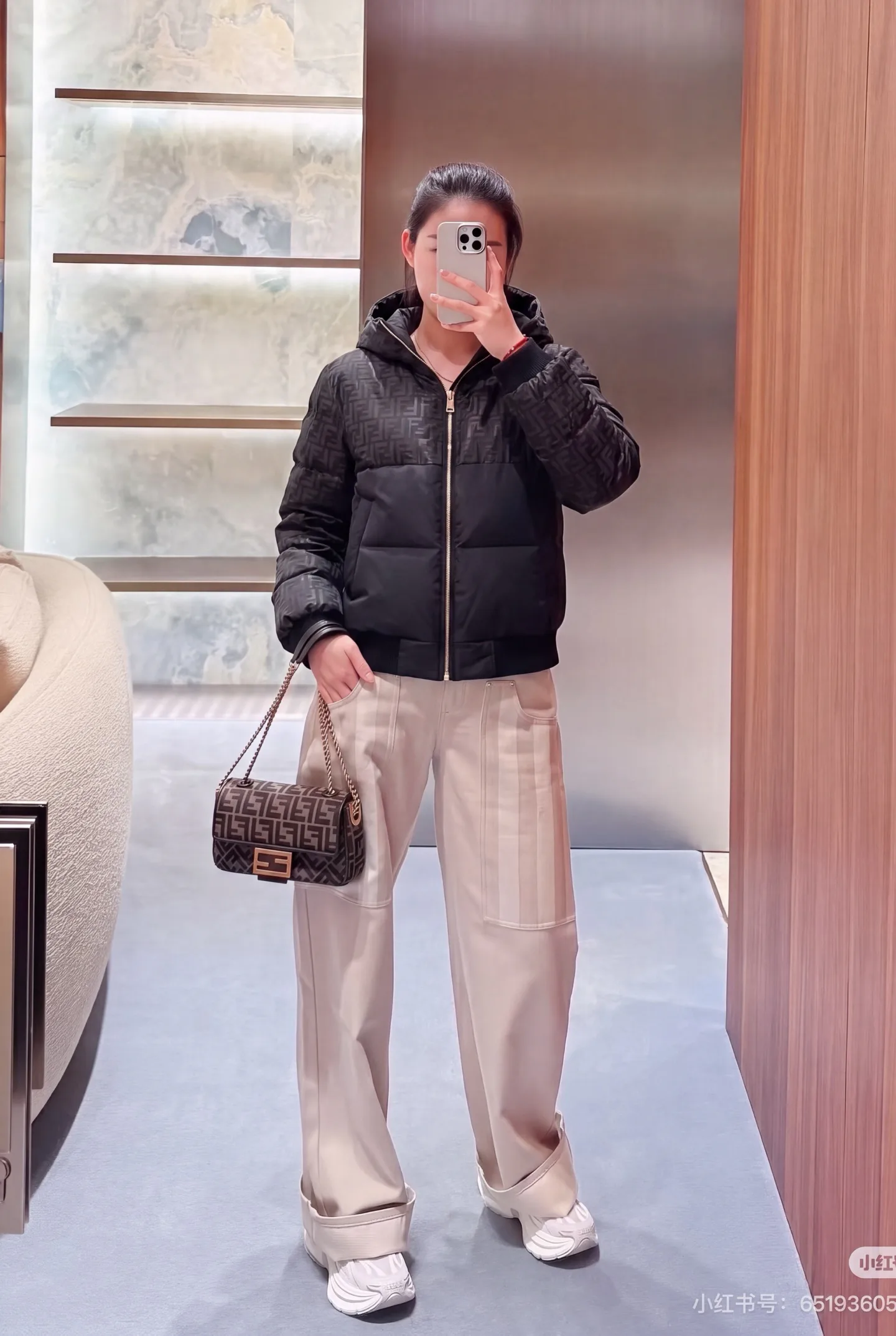 Куртки И Пуховики Женские Fendi 19588935