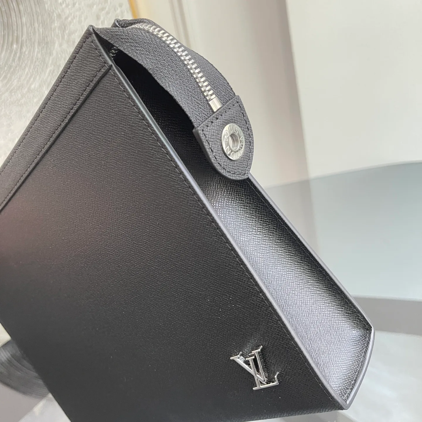 Клатчи Женские Louis Vuitton 11668941