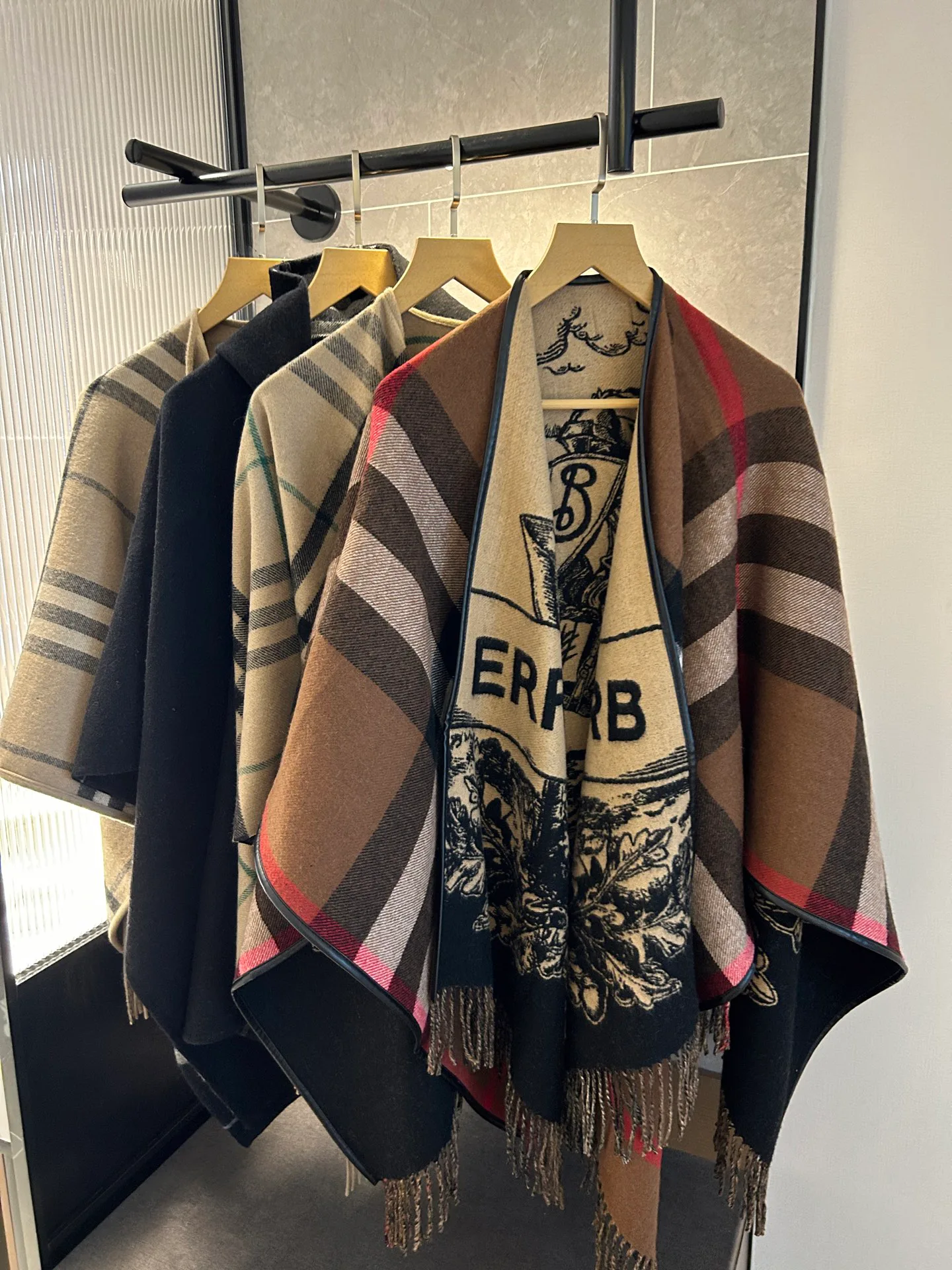 Пальто Женские Burberry 18507457