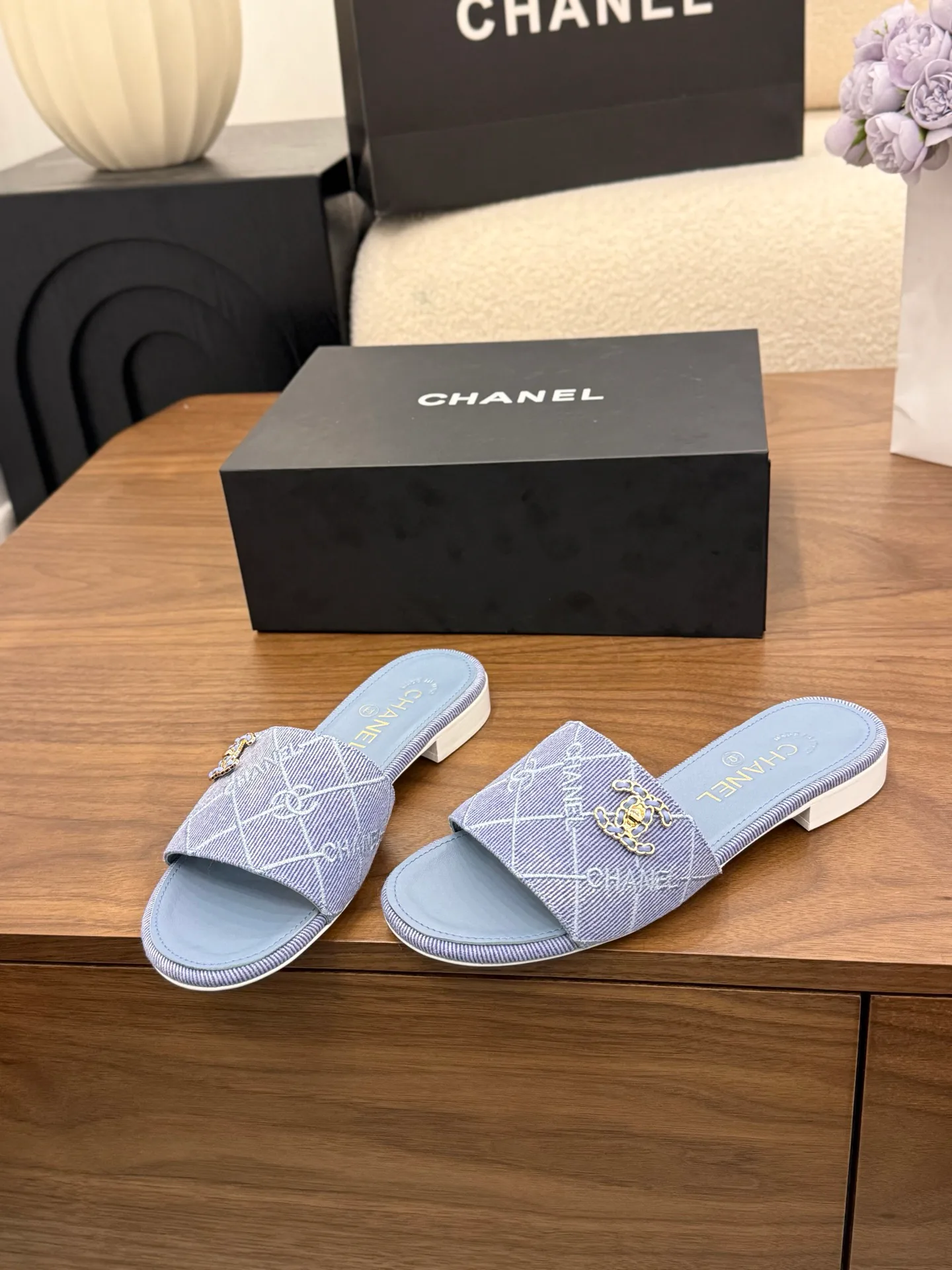 Шлепанцы Женские Chanel 11245210