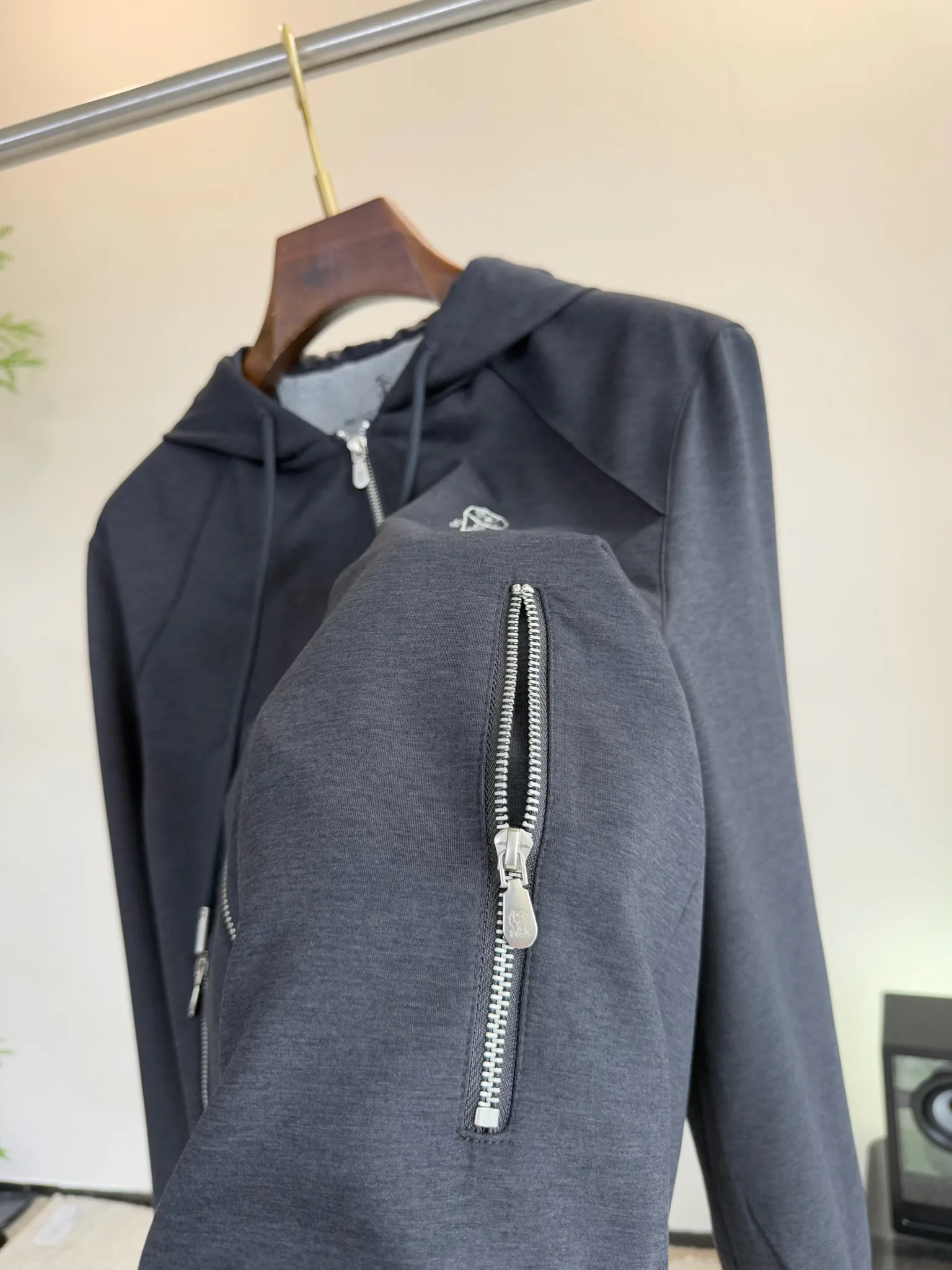 Куртки И Пуховики Мужские Brunello Cucinelli 11383543