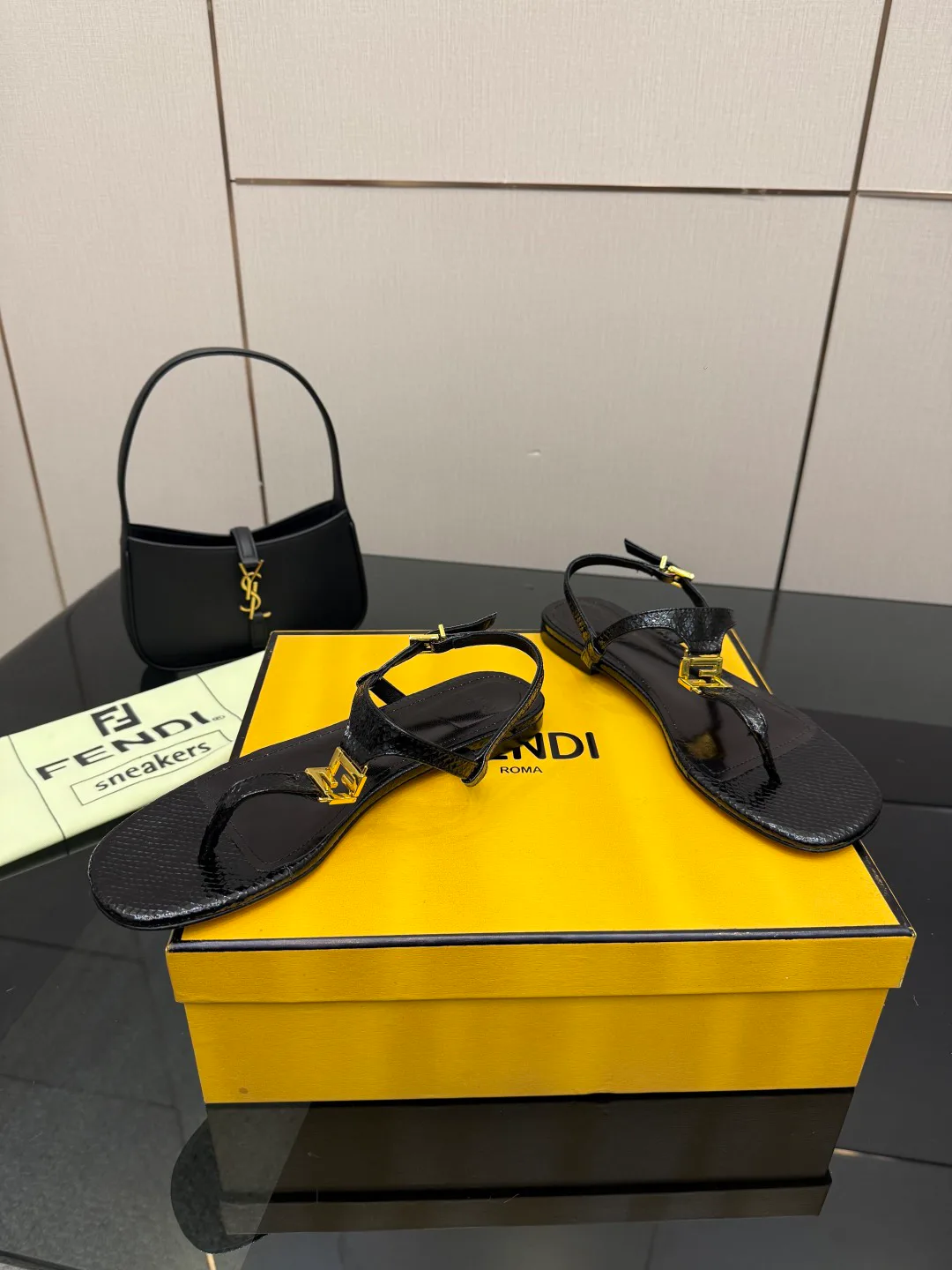 Сандалии Женские Fendi 5052109