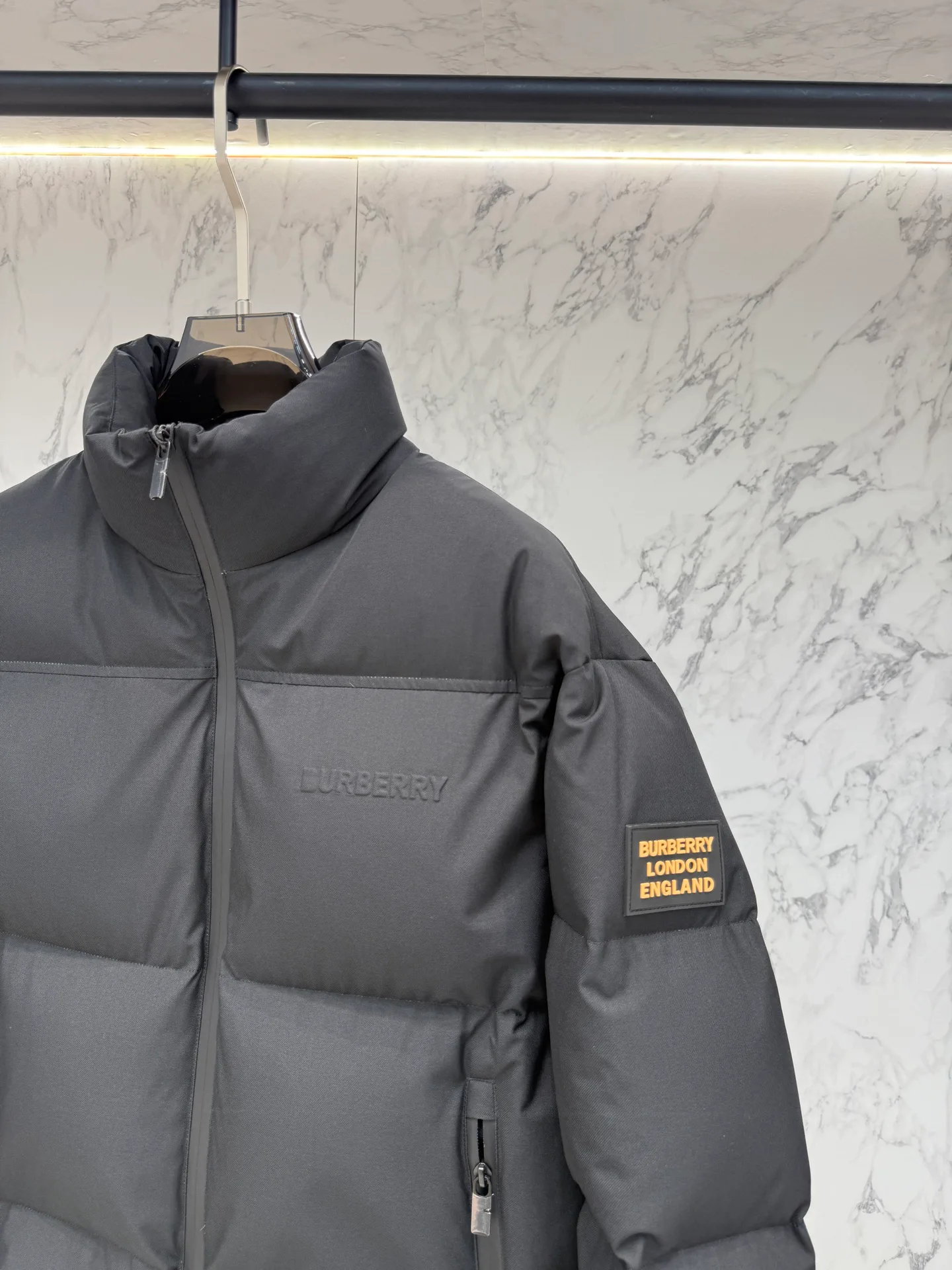 Куртки И Пуховики Женские Burberry 18279264
