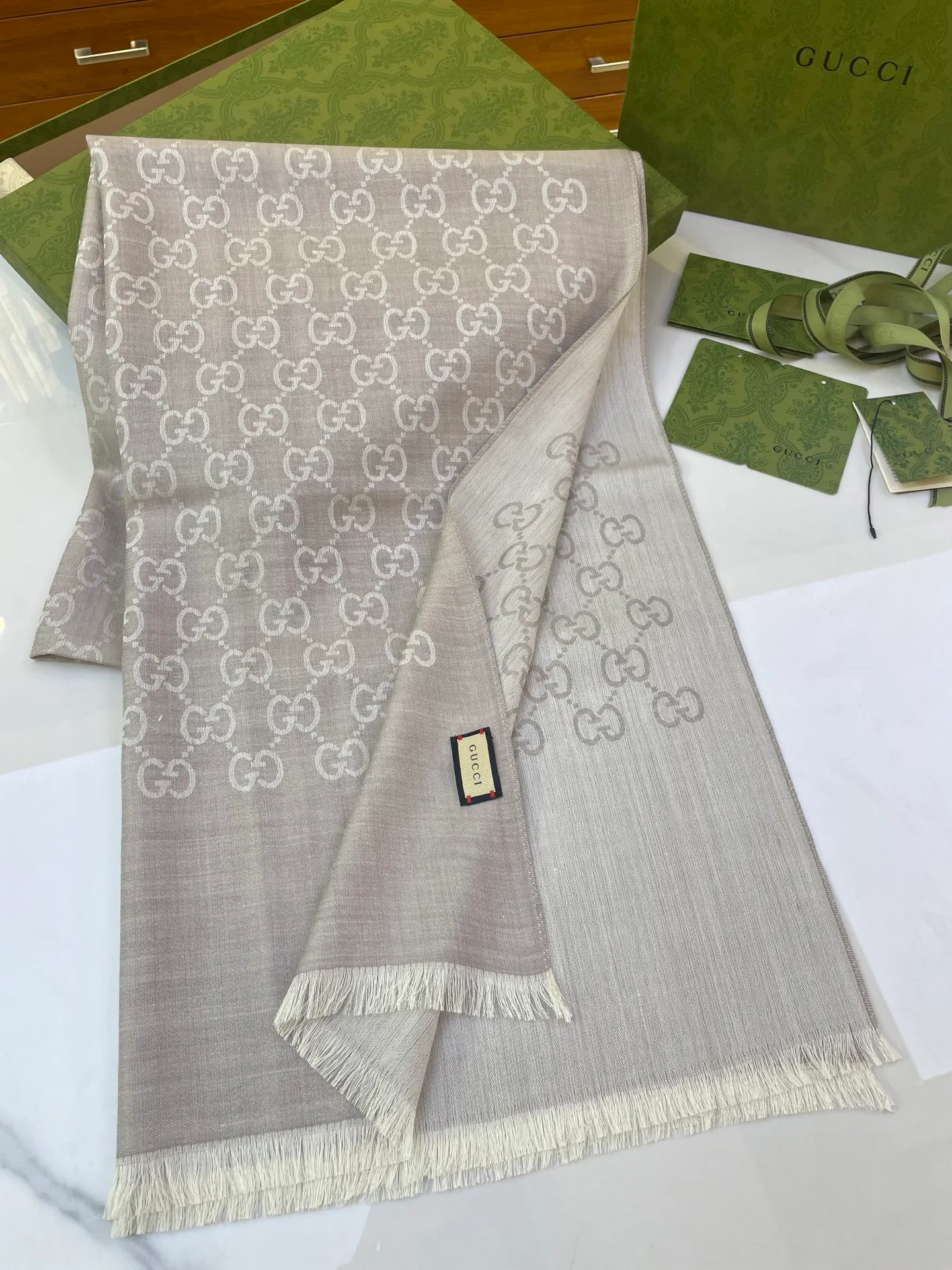 Шарфы Gucci 18637799