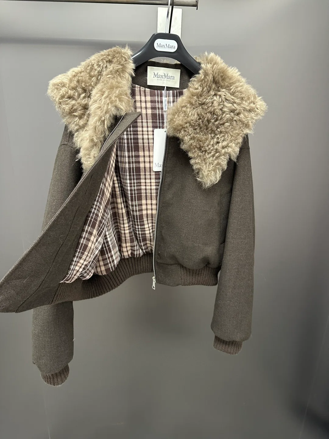 Куртки И Пуховики Женские Max Mara 18902700