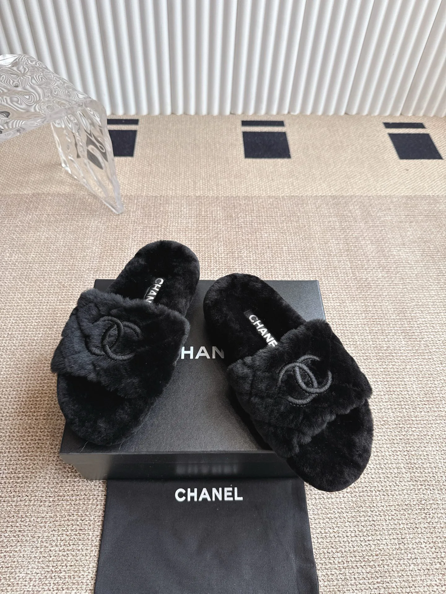 Тапочки Женские Chanel 18324635