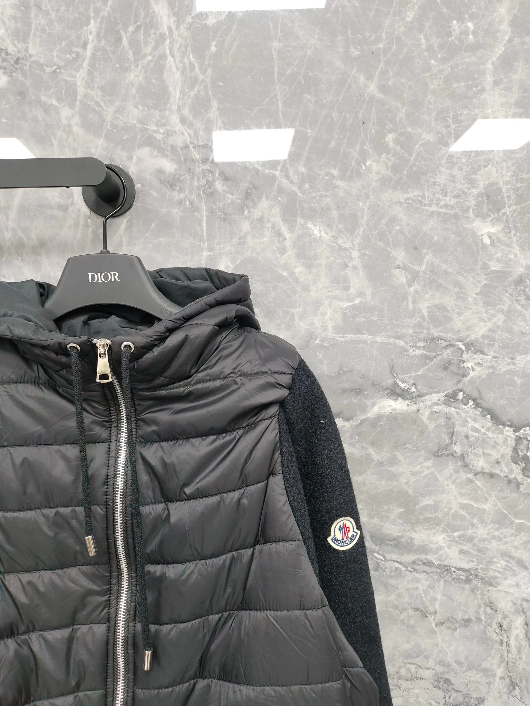Куртки И Пуховики Женские Moncler 18743551