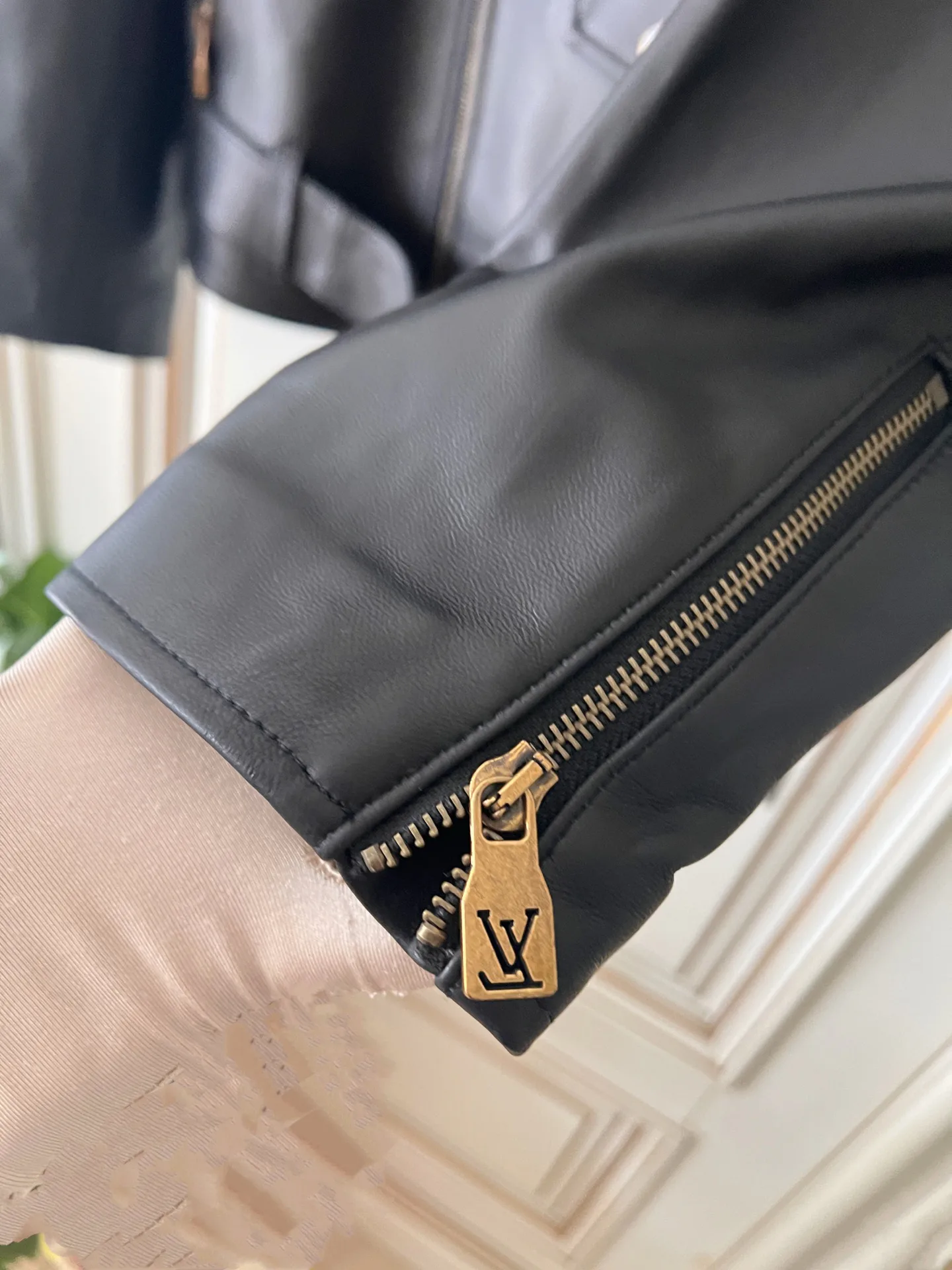 Кожаные Куртки И Дублёнки Женские Louis Vuitton 18409016