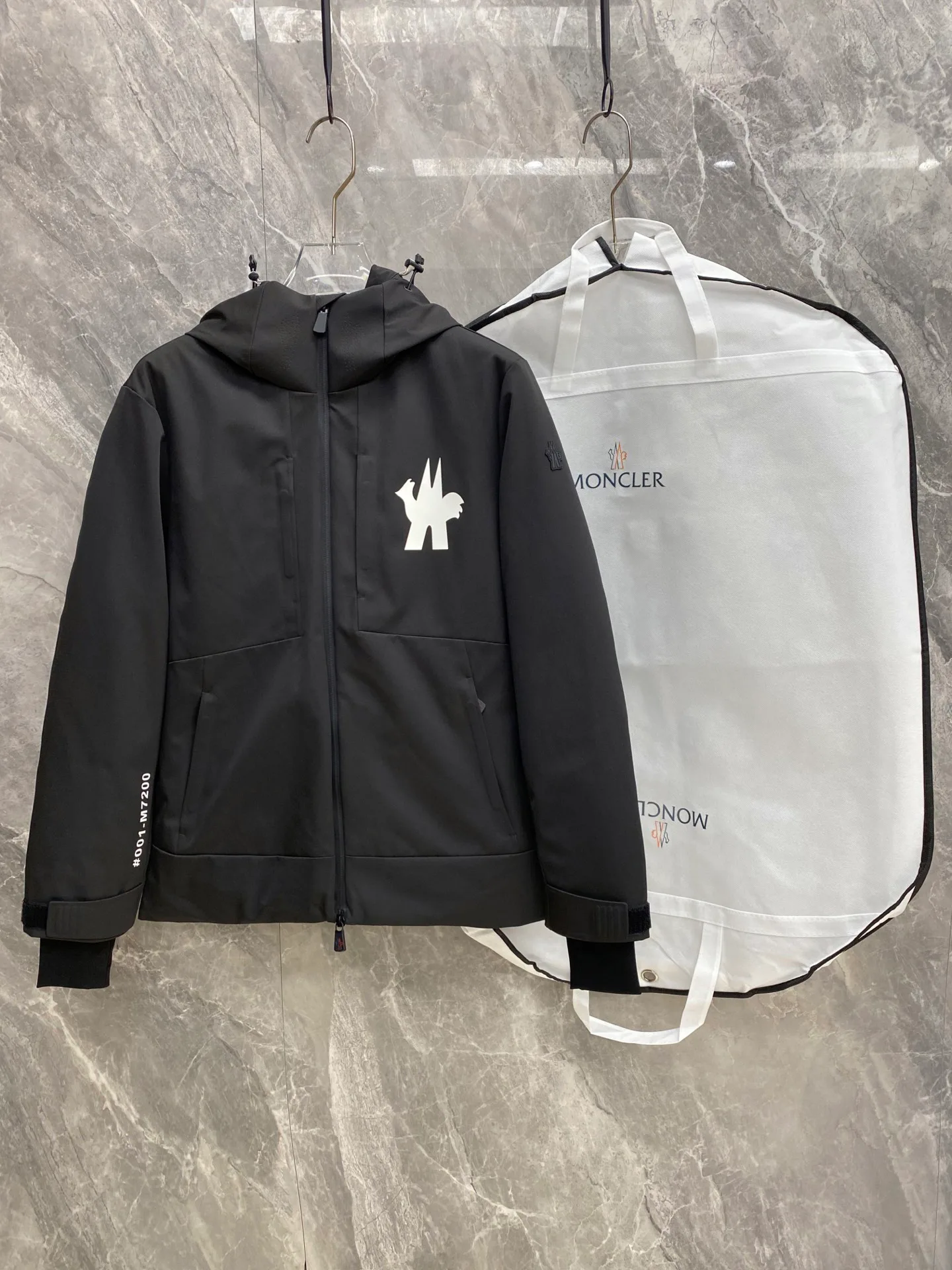 Куртки И Пуховики Женские Moncler 18348634