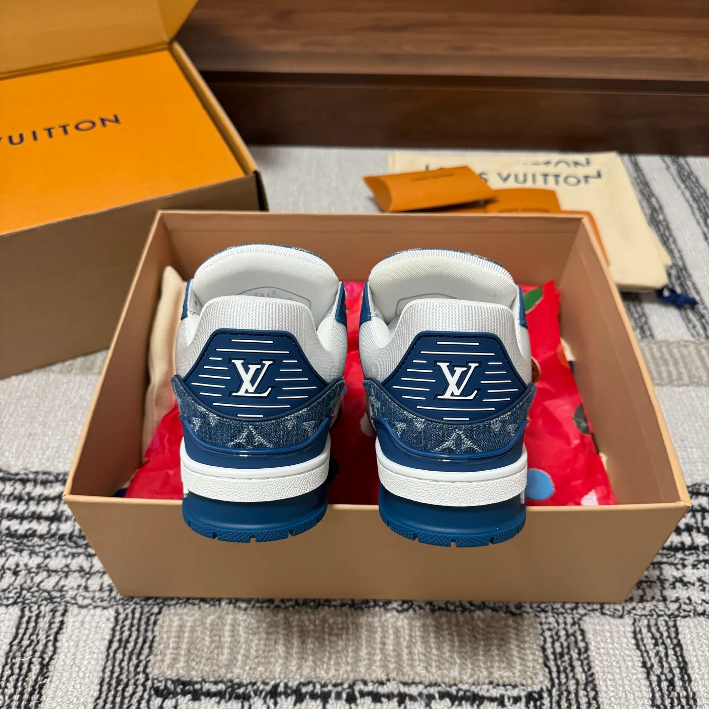 Кроссовки Женские Louis Vuitton 1546764