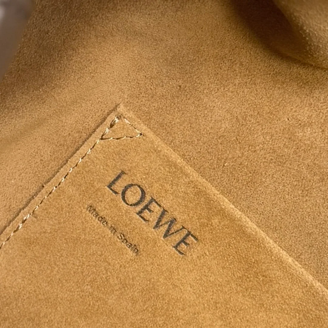 Классические Сумки Женские Loewe 18030339