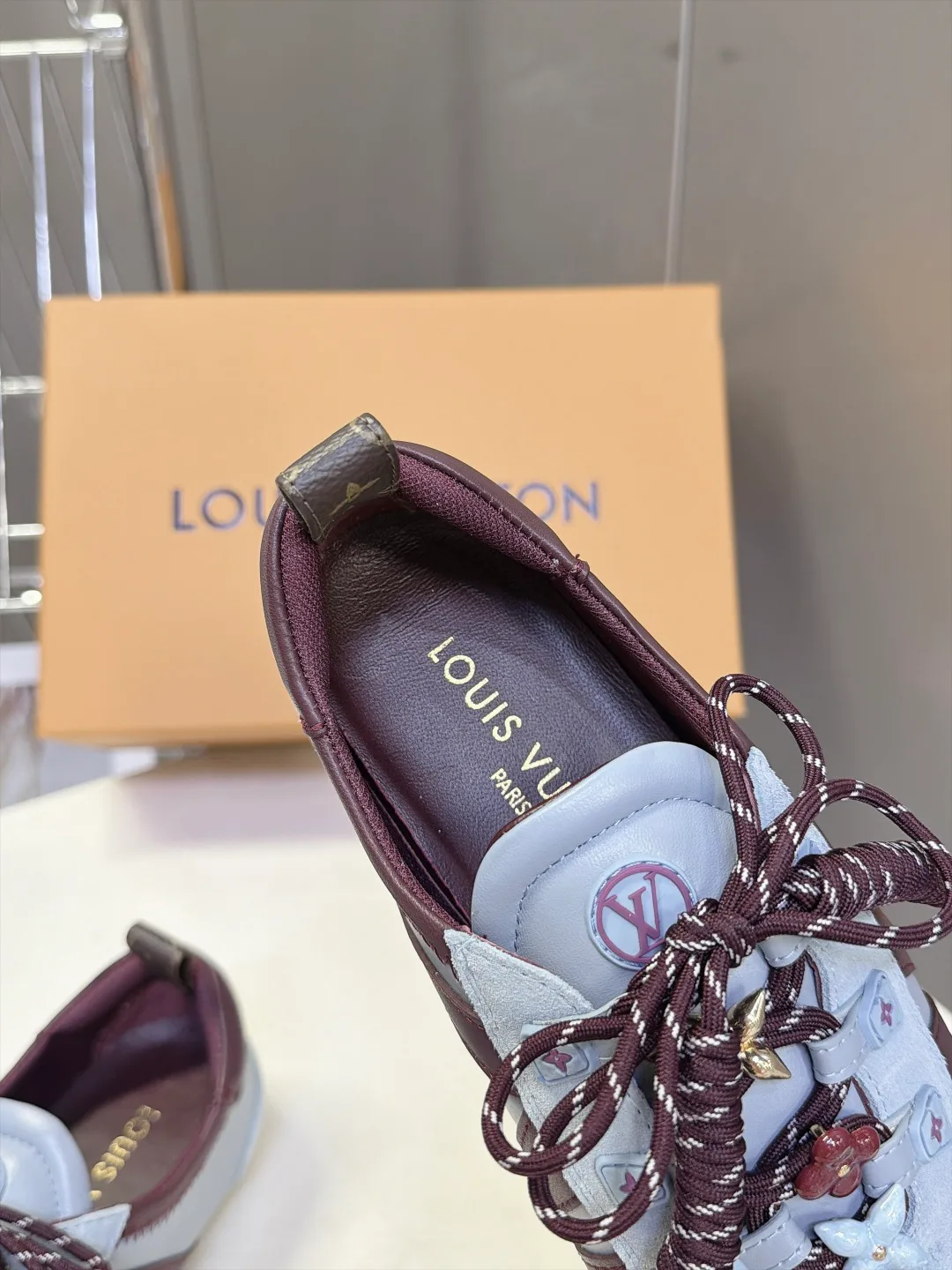 Кроссовки Женские Louis Vuitton 18005457