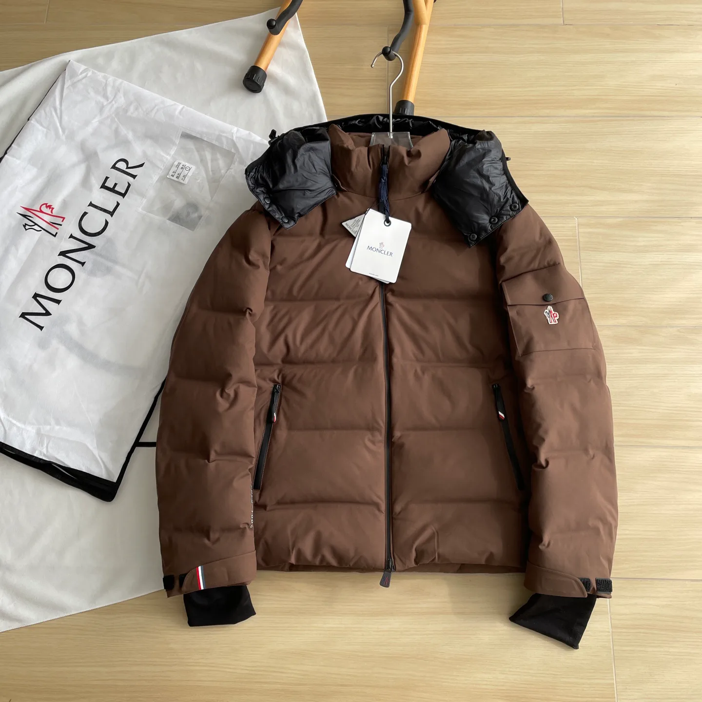 Куртки И Пуховики Мужские Moncler 905143
