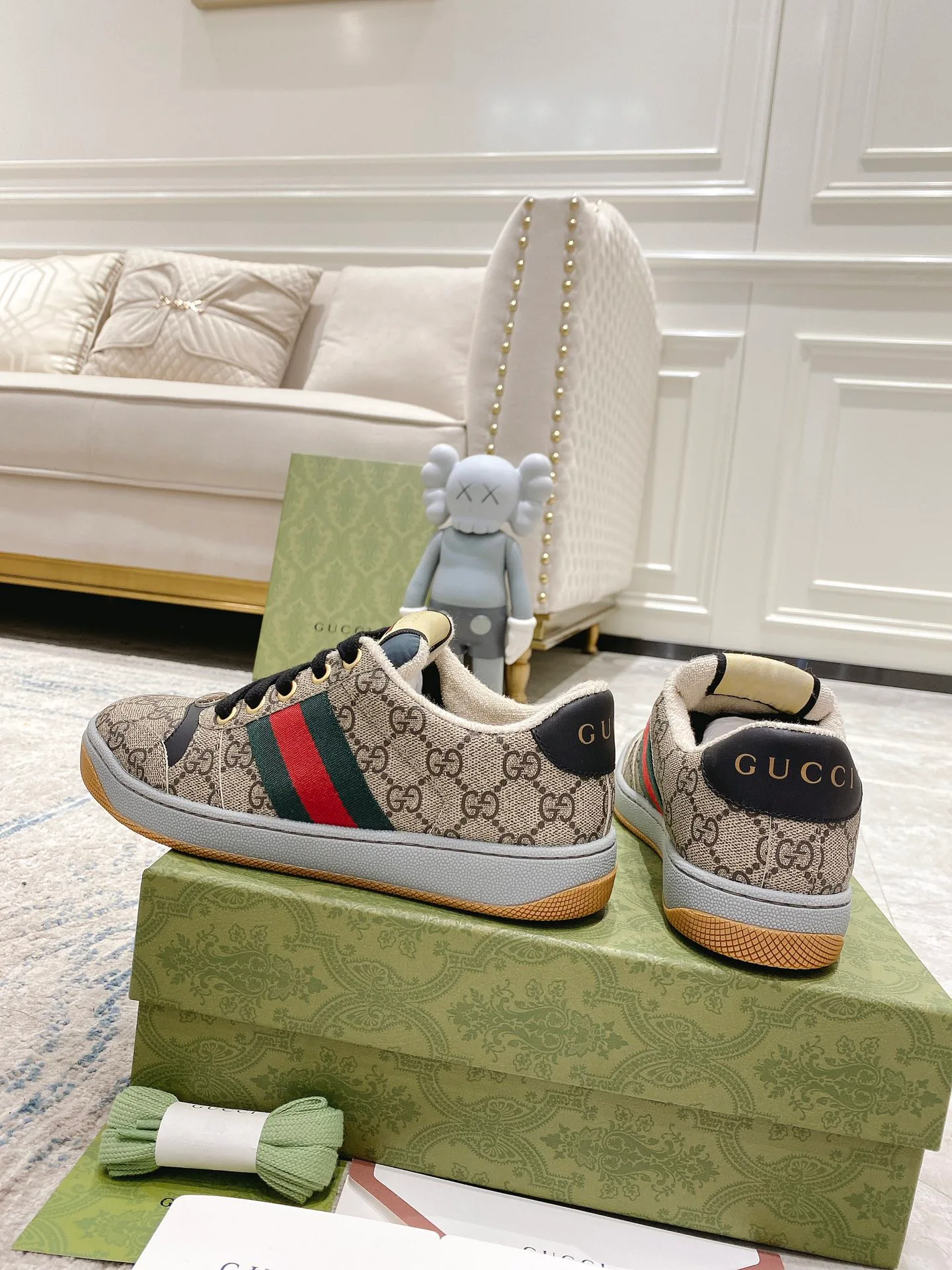 Кроссовки Женские Gucci 944987