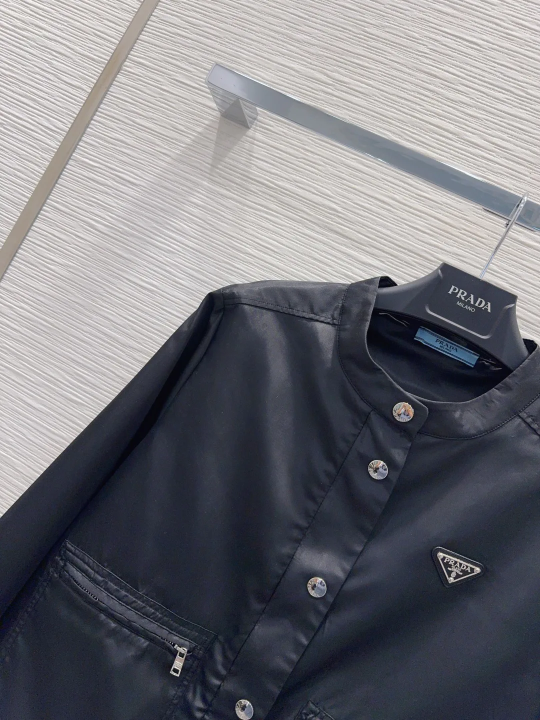 Куртки И Пуховики Женские Prada 18689769