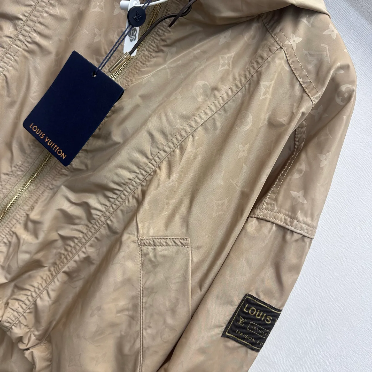 Куртки И Пуховики Женские Louis Vuitton 18226295