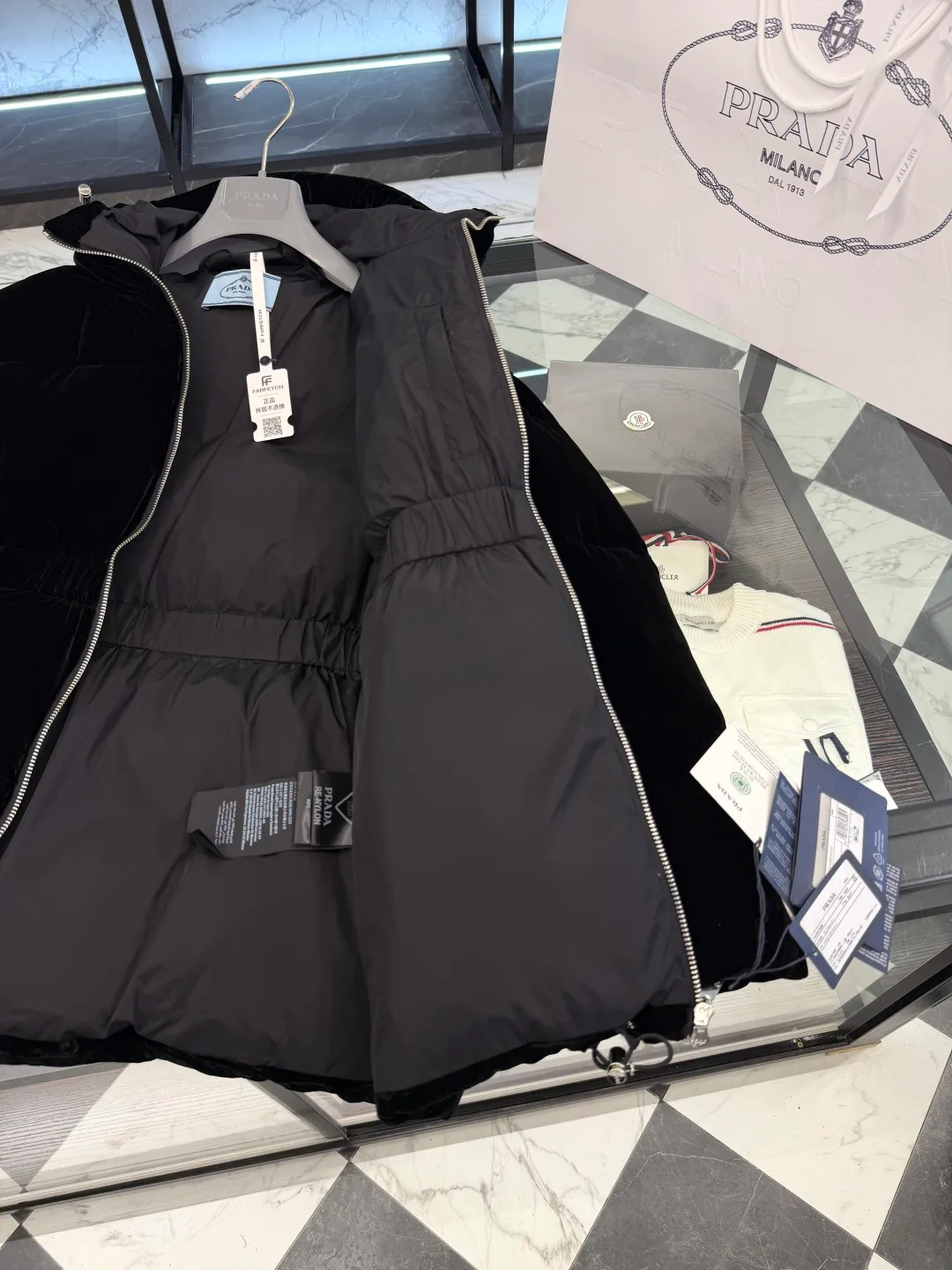 Куртки И Пуховики Женские Prada 19421693