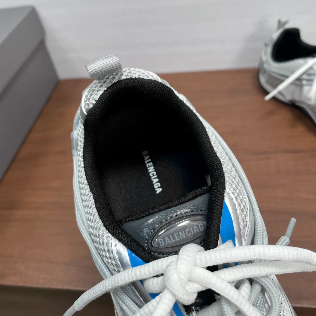 Кроссовки Женские Balenciaga 18626394