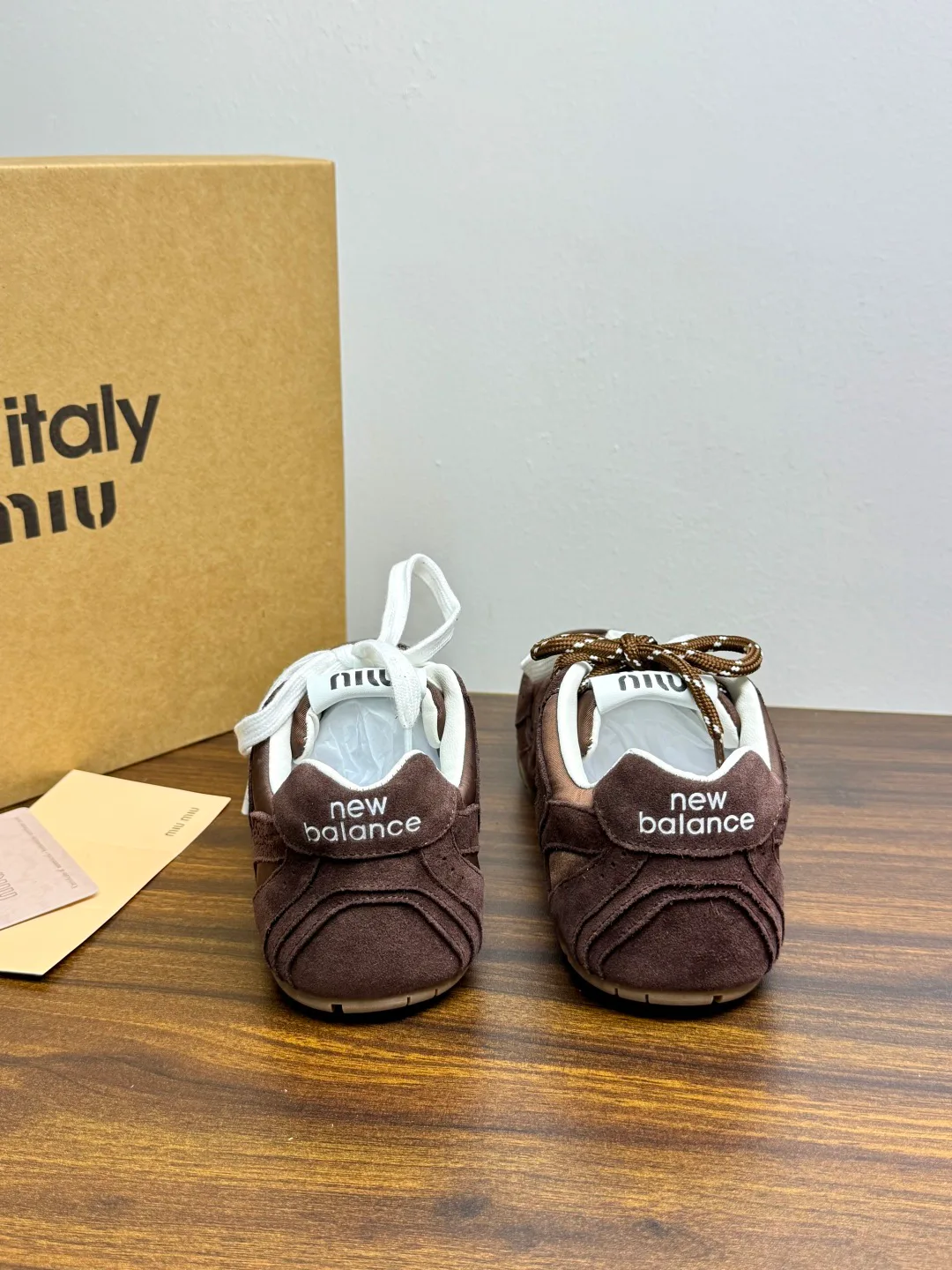 Кроссовки Женские Miu Miu 18961437