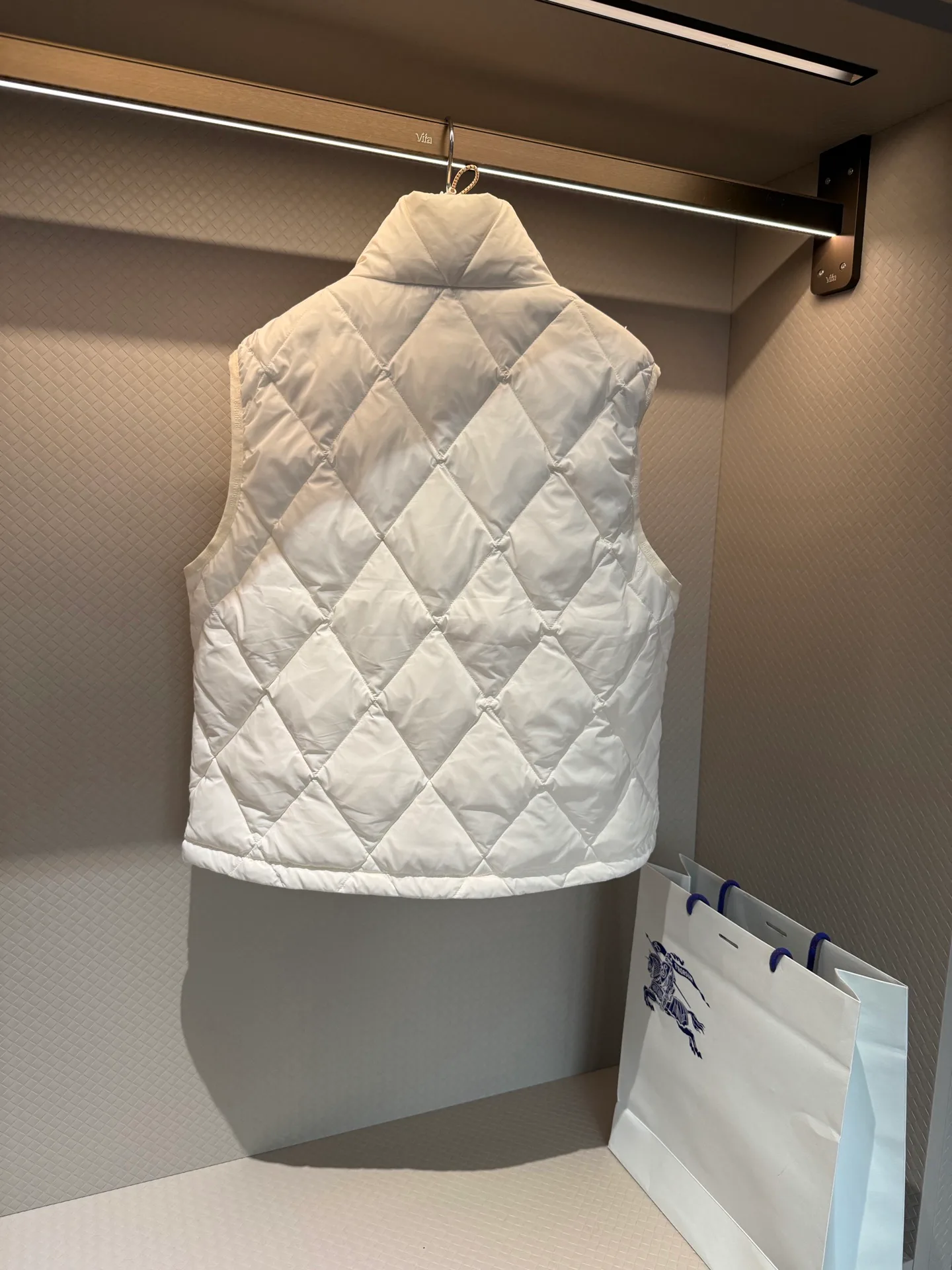 Жилеты Женские Burberry 18692548