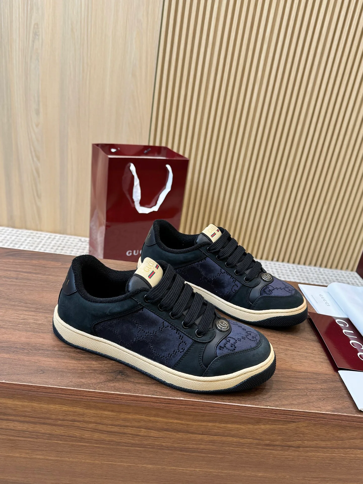 Кроссовки Женские Gucci 10236728