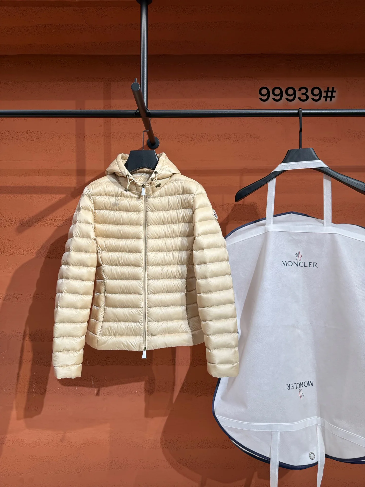 Куртки И Пуховики Женские Moncler 20099951