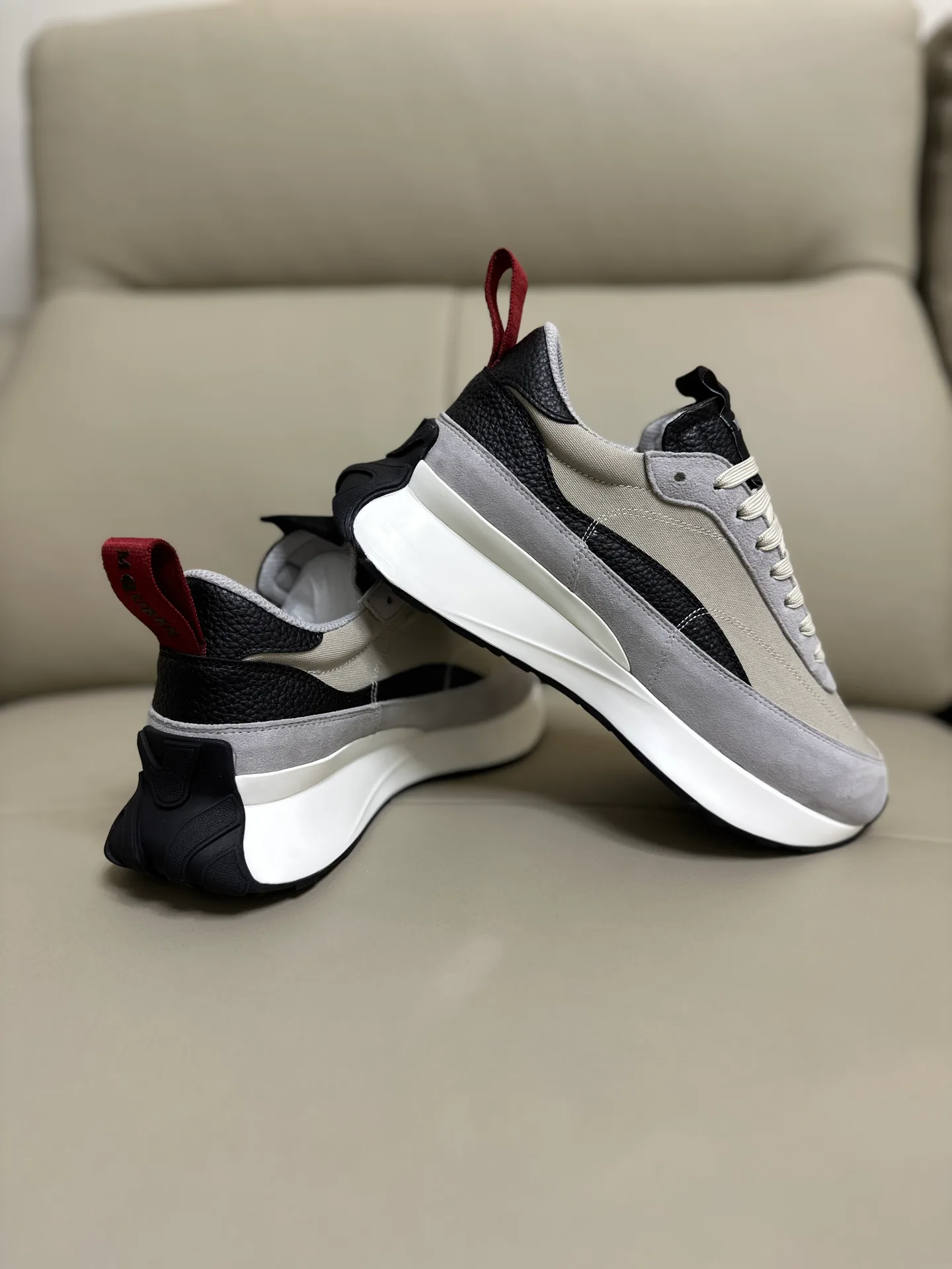 Кроссовки Женские Alexander Mcqueen 18616742